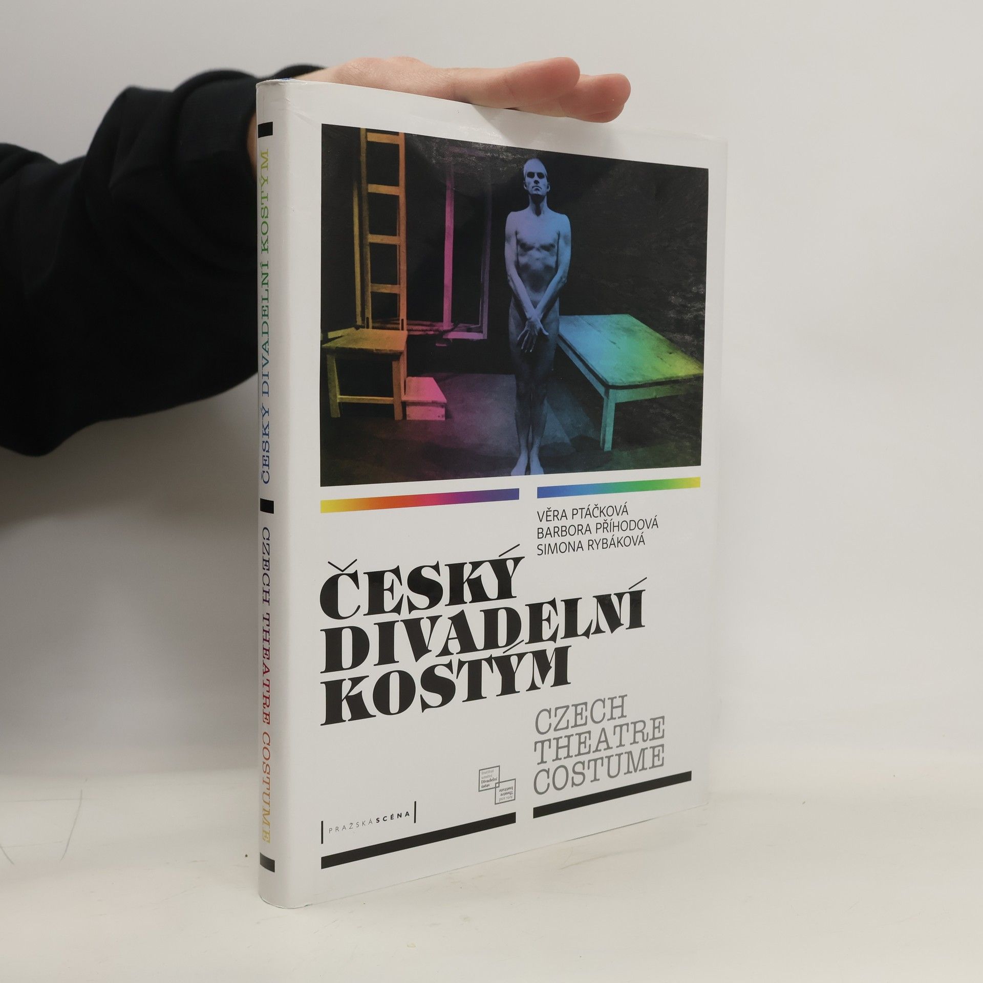Věra Ptáčková Český divadelní kostým = Czech theatre costume