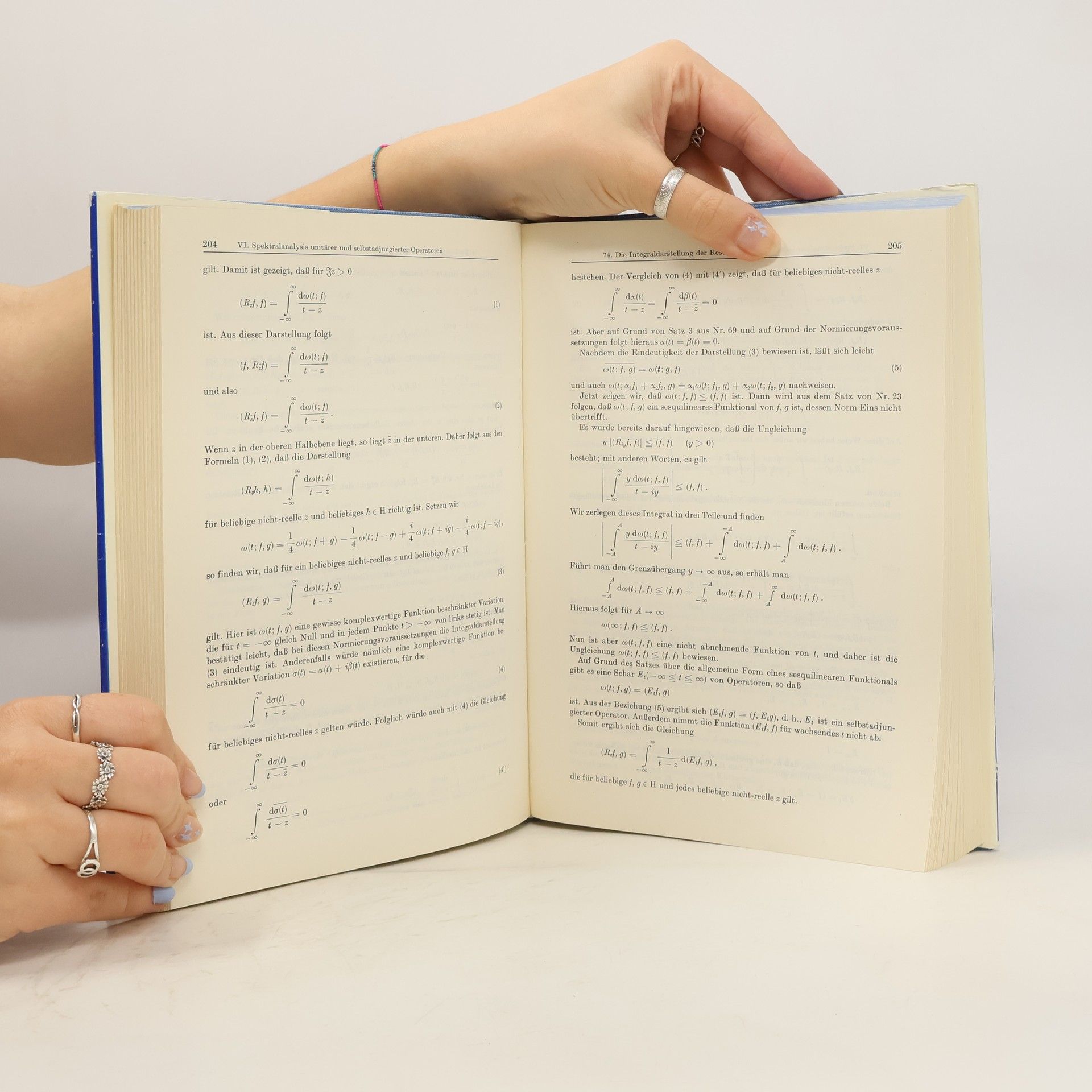 Naum I. Achiezer Theorie der linearen Operatoren im Hilbert-Raum