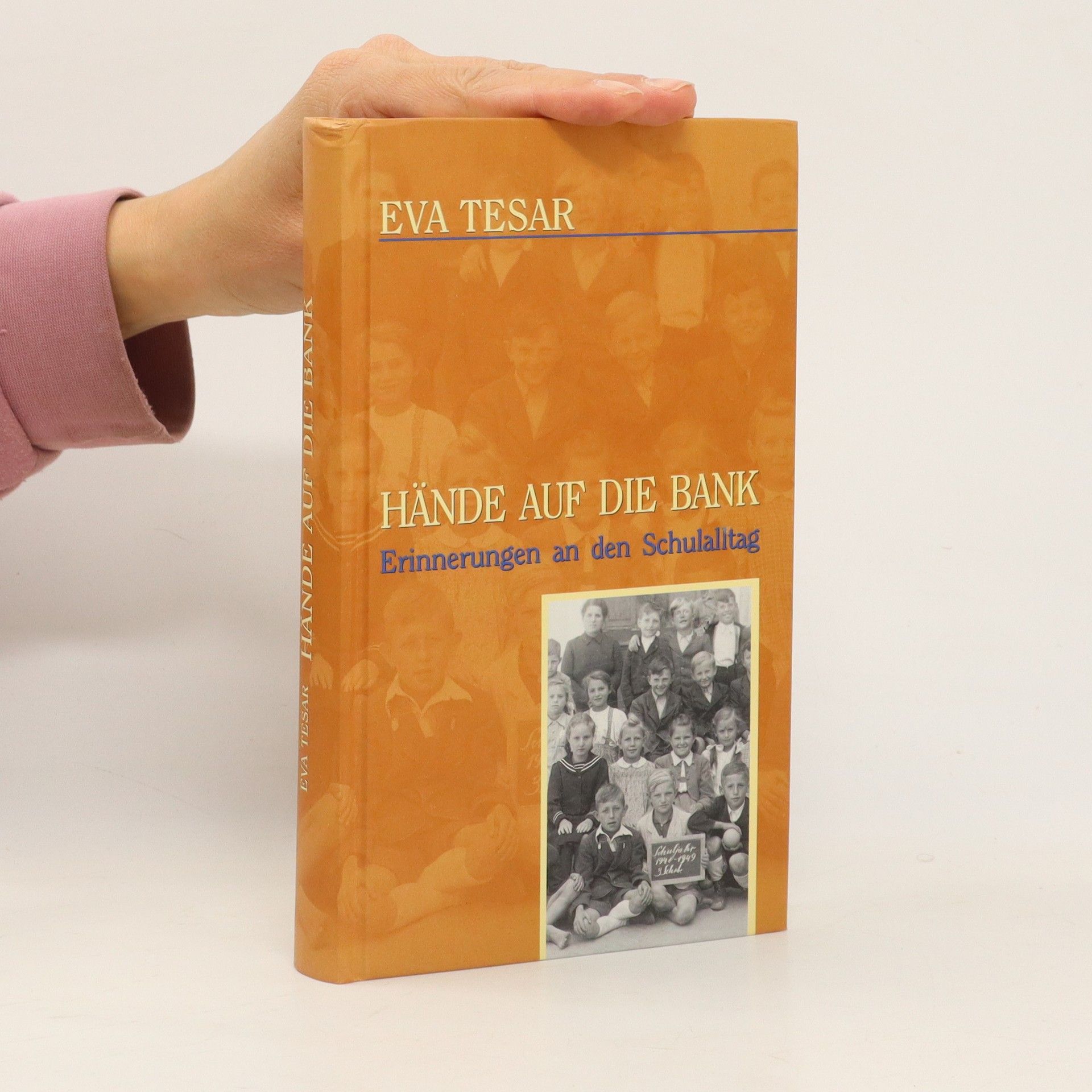 Eva Tesar Hände auf die bank