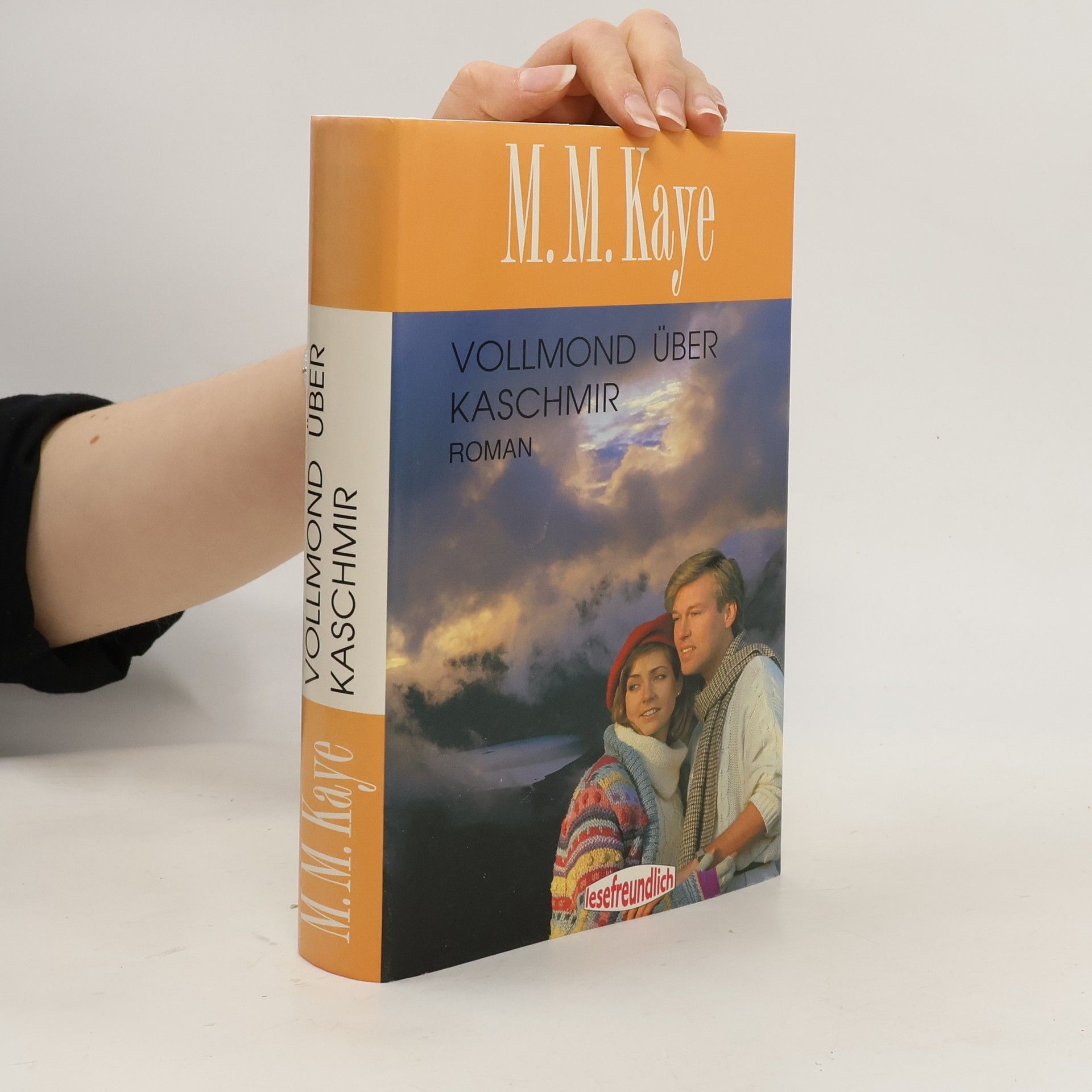 M. M. Kaye Vollmond über Kaschmir