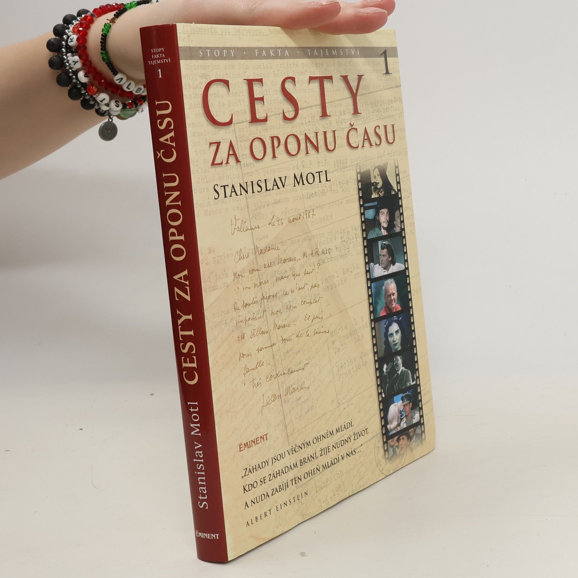 Cesty za oponu času