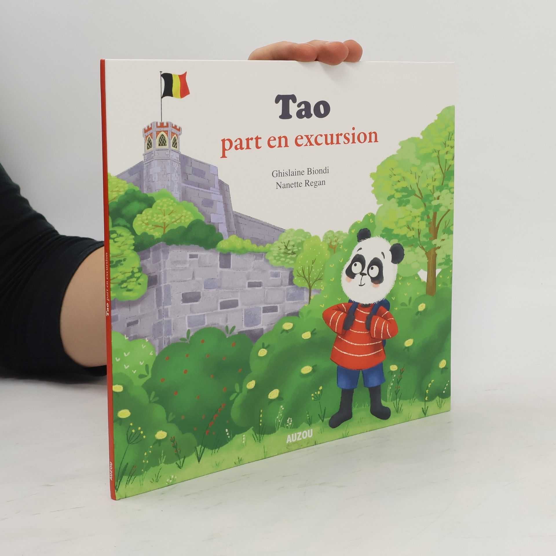 Ghislaine Biondi Tao part en excursion
