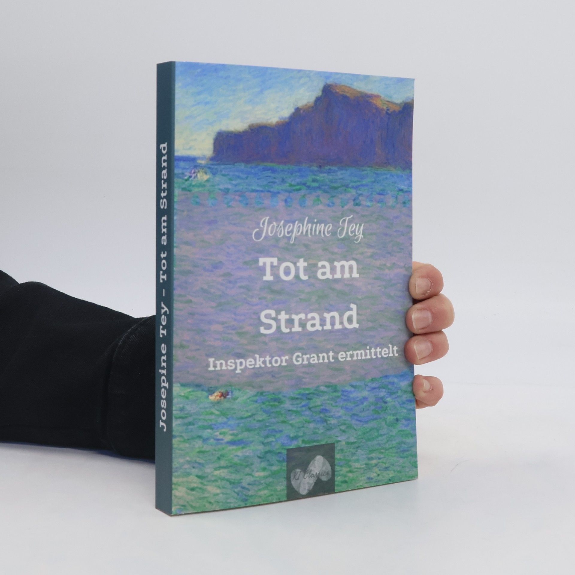 Josephine Tey Tot am Strand