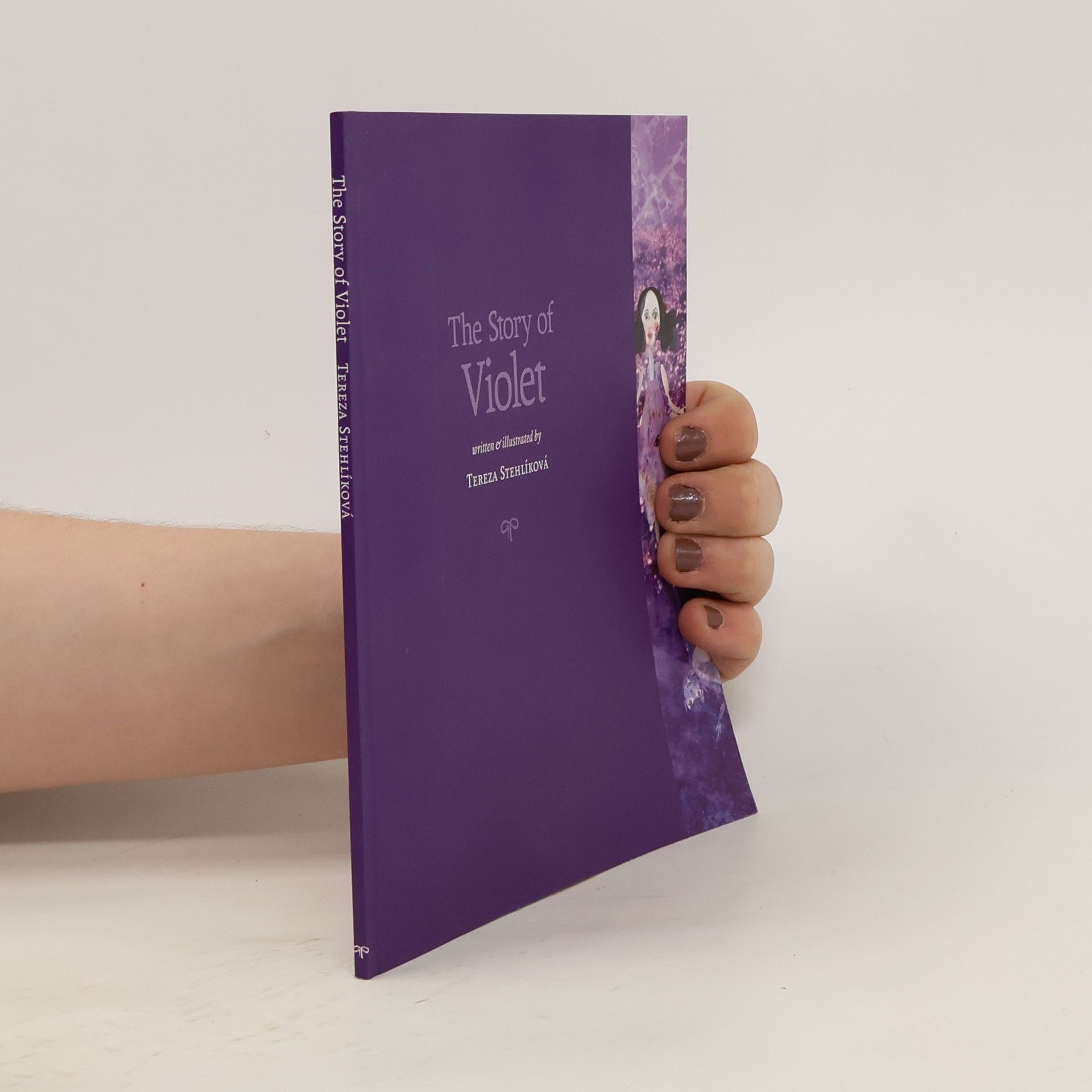 . Tereza Stehli kova The story of Violet