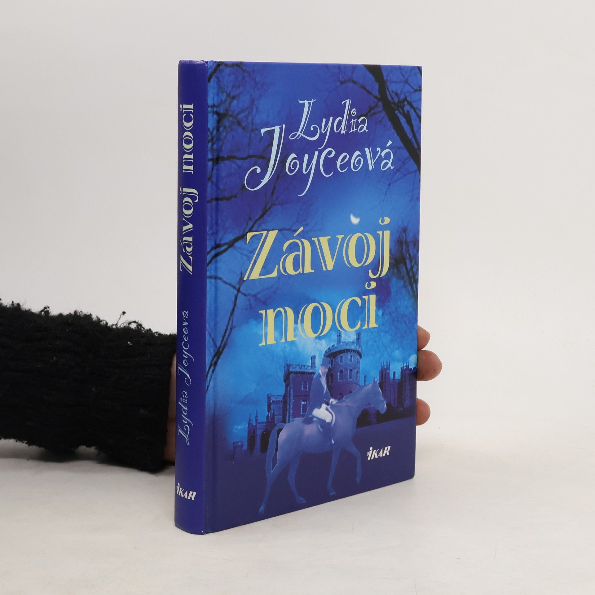 Lydia Joyce Závoj noci