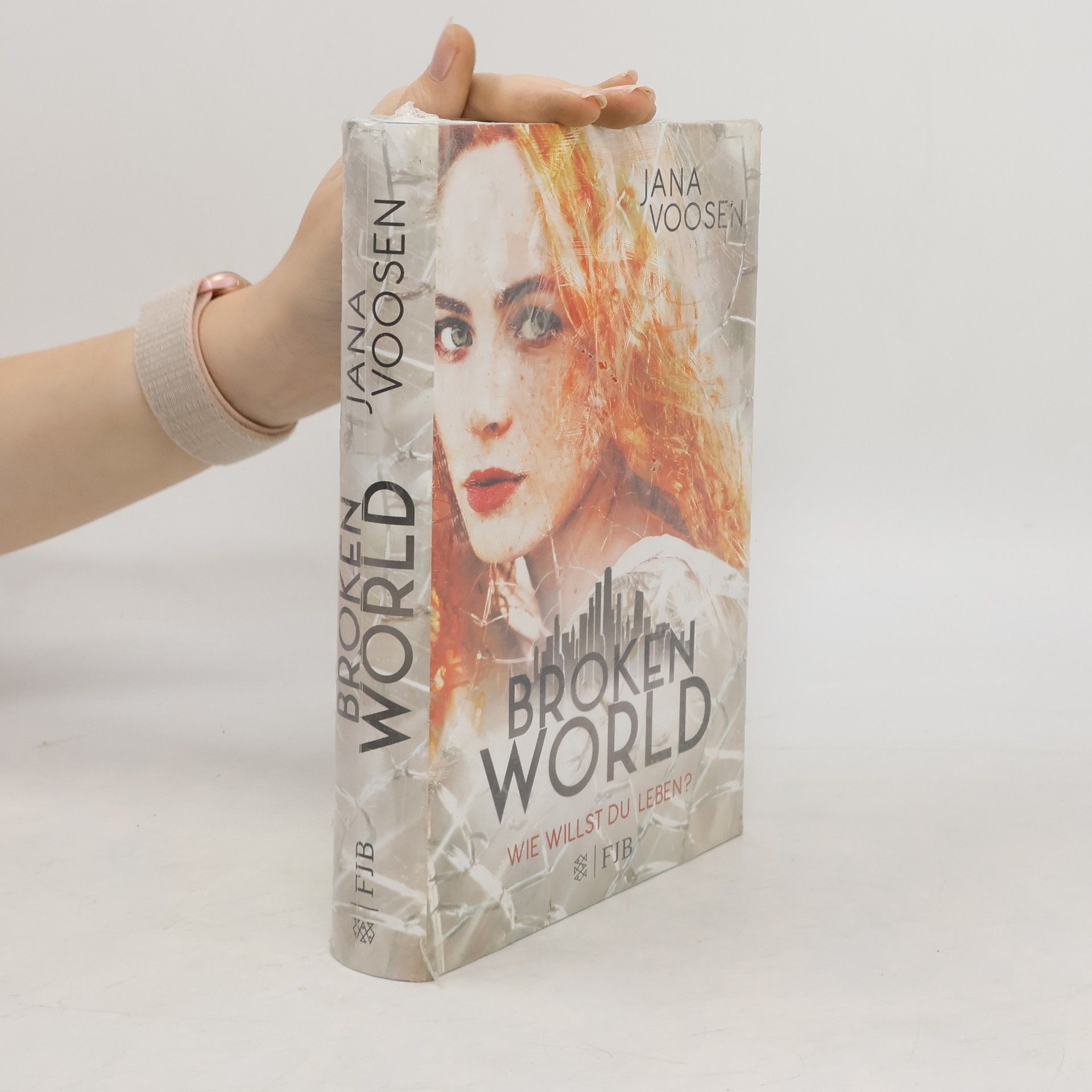 Jana Voosen Broken World