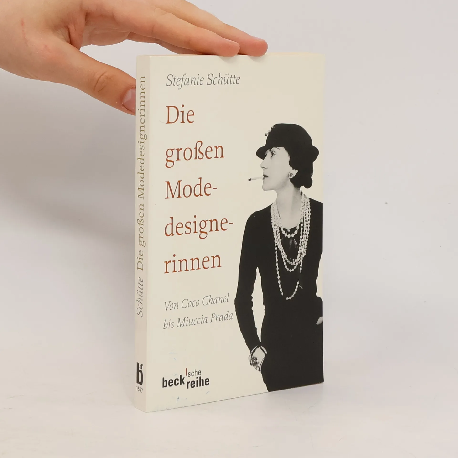 Die großen Modedesignerinnen | Book | Paperback | Stefanie Schütte | DE