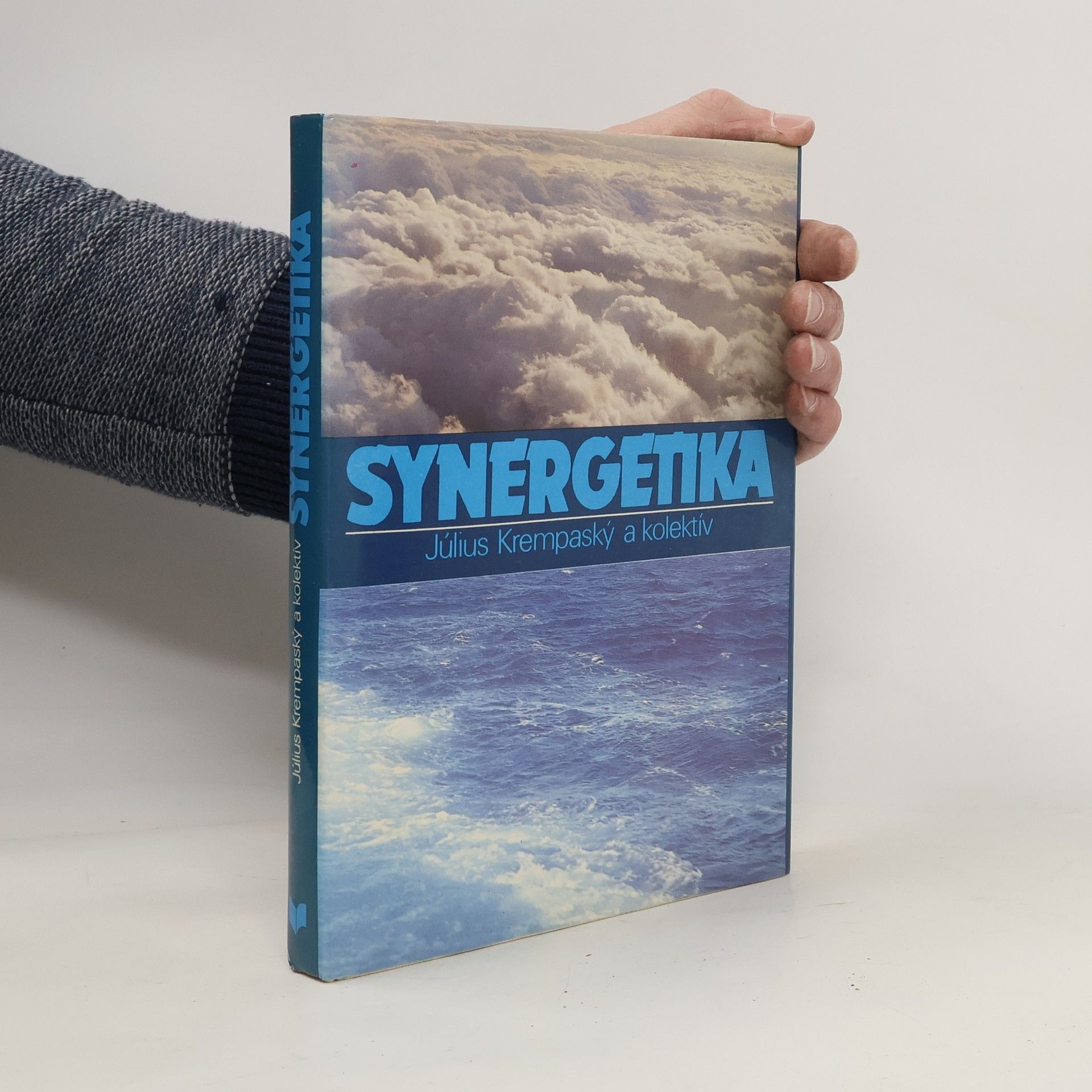 Július Krempaský Synergetika. V astrofyzike, chémii, biológii, ekológii, medicíne, ekonómii a v sociológii