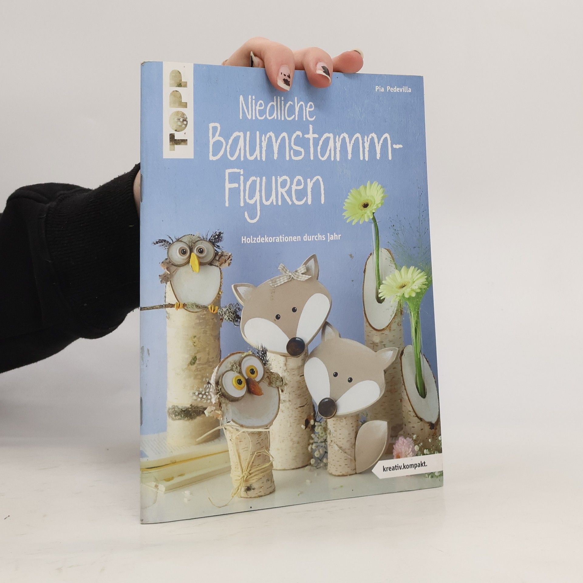 Pia Pedevilla Niedliche Baumstamm-Figuren