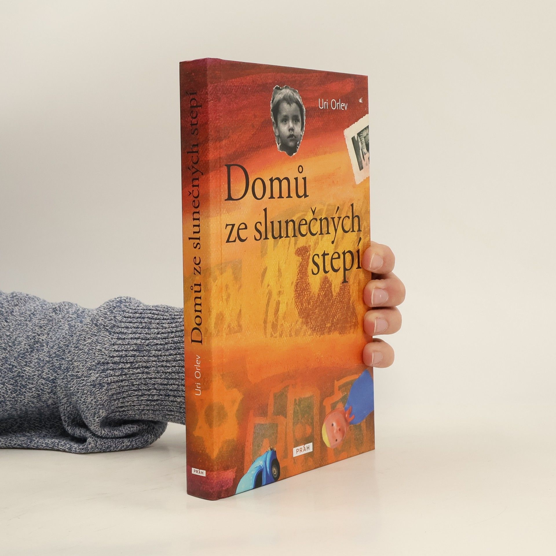 Uri Orlev Domů ze slunečných stepí