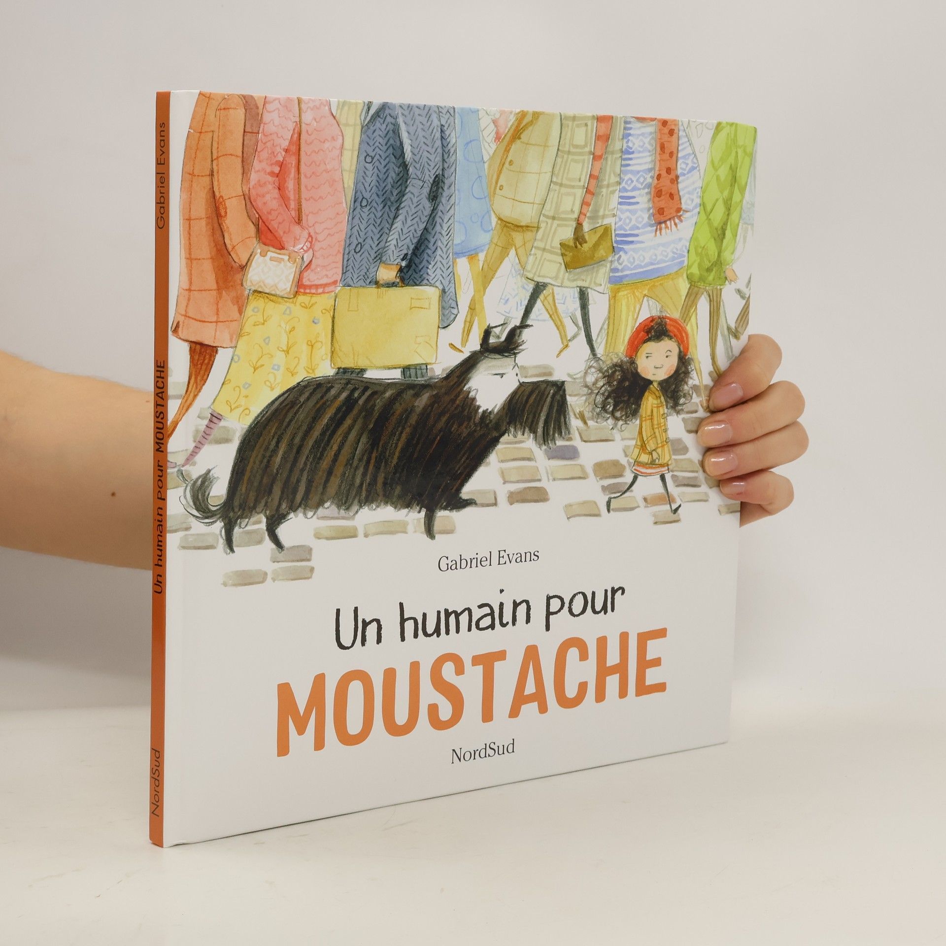 Gabriel Evans Un humain pour Moustache