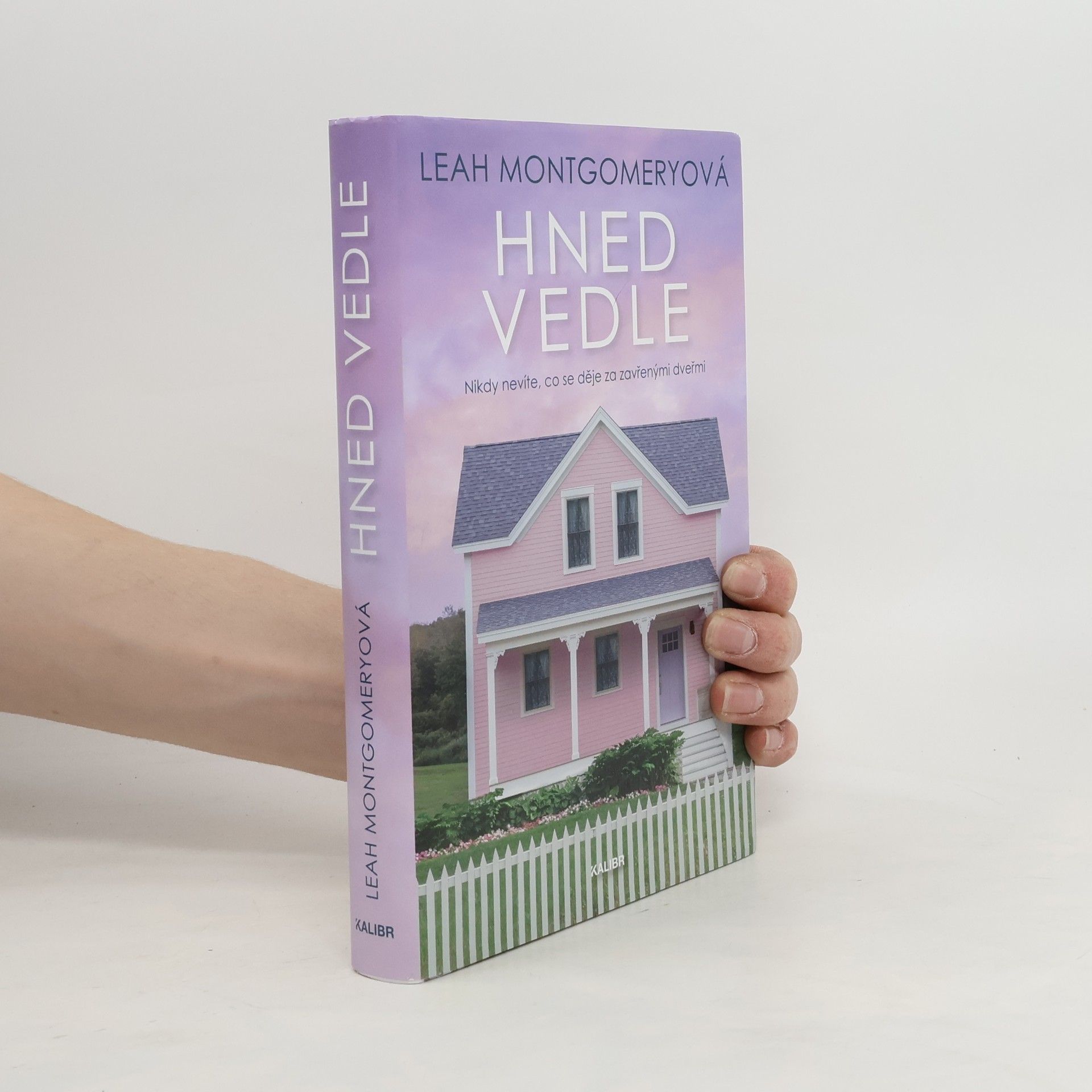Leah Montgomery Hned vedle