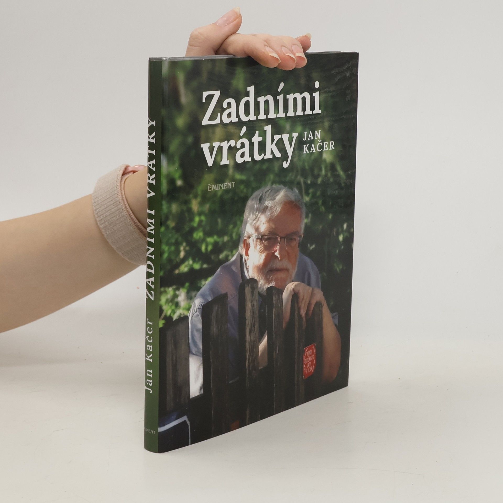 Jan Kačer Zadními vrátky