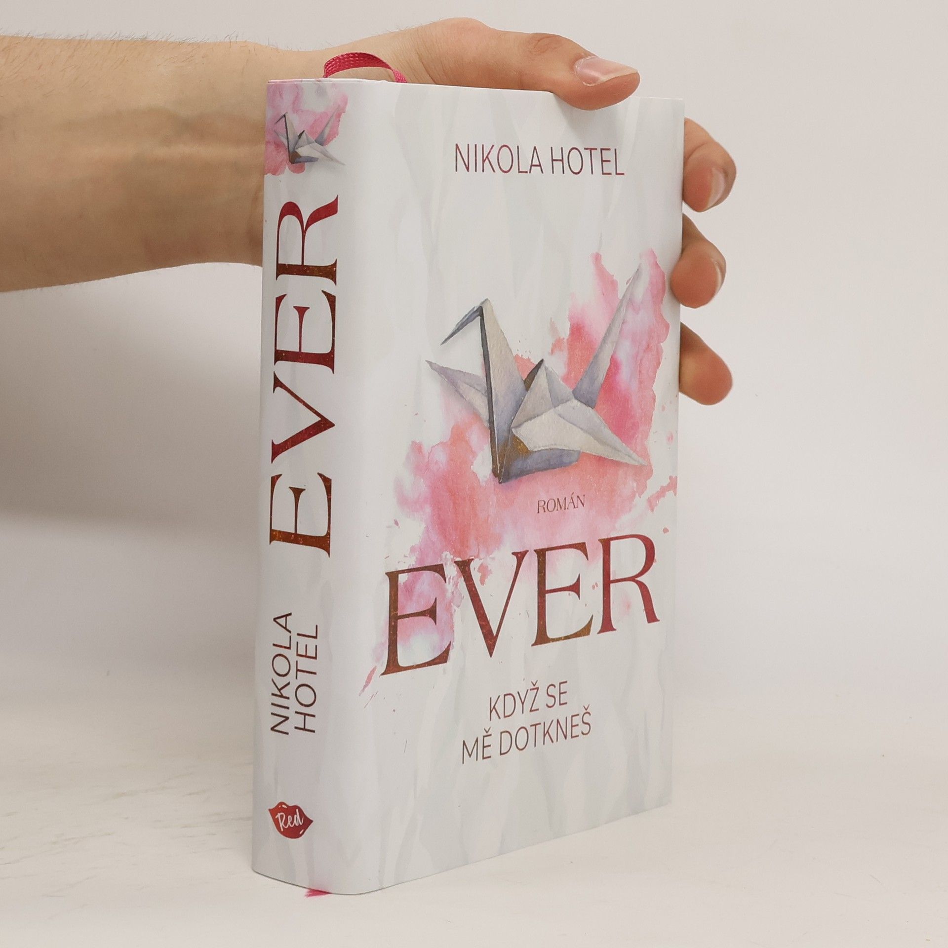 Nikola Hotel Ever : když se mě dotkneš