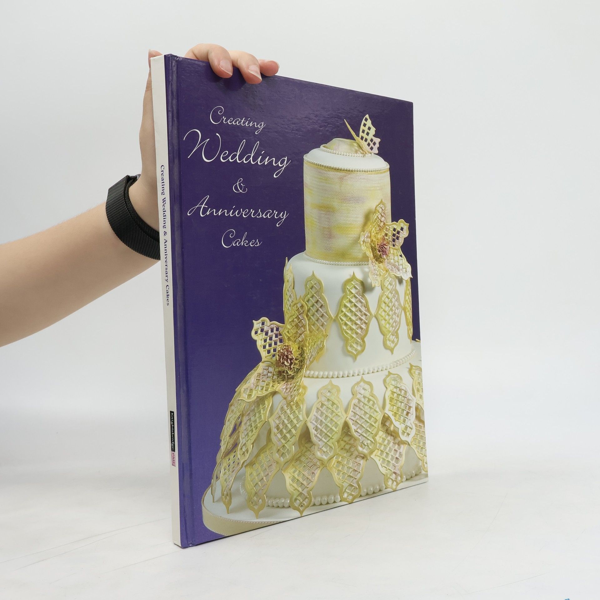 Sheila Lampkin Creating Wedding & Anniversary Cakes