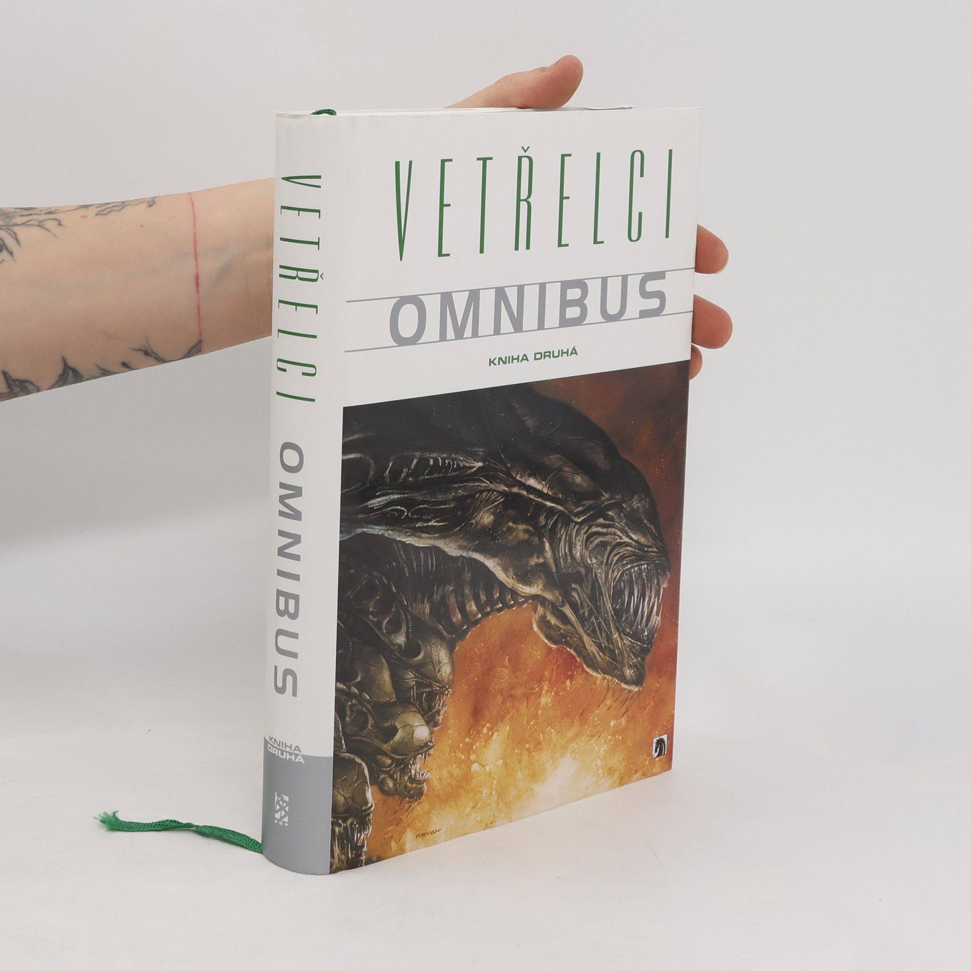 John Arcudi Vetřelci omnibus. Kniha druhá