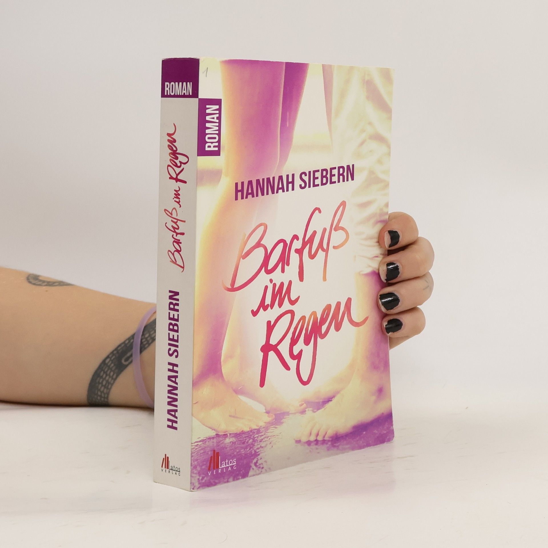 Hannah Siebern Barfuß im Regen