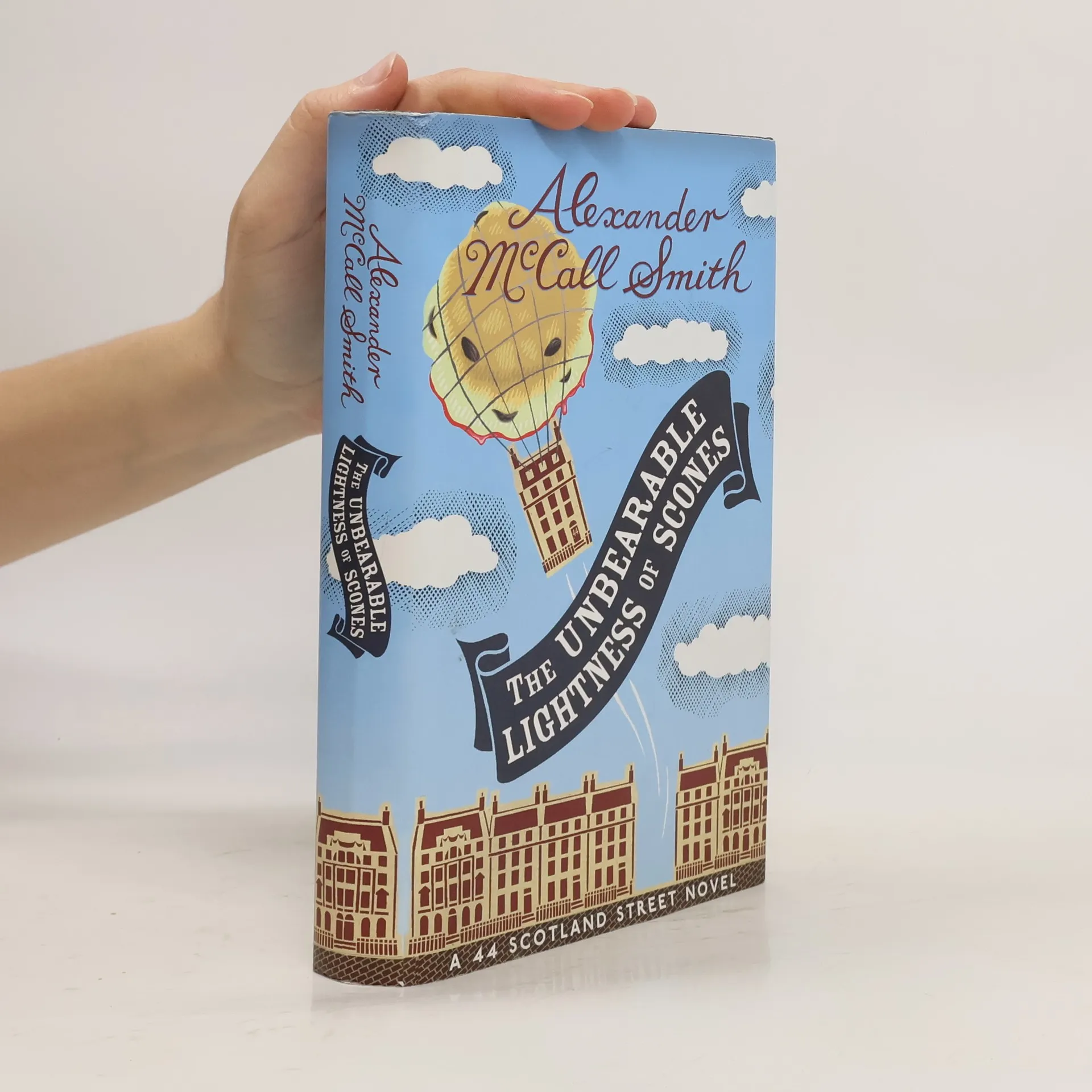 The Unbearable Lightness of Scones | Libro | Copertina rigida | Alexander McCall Smith | EN