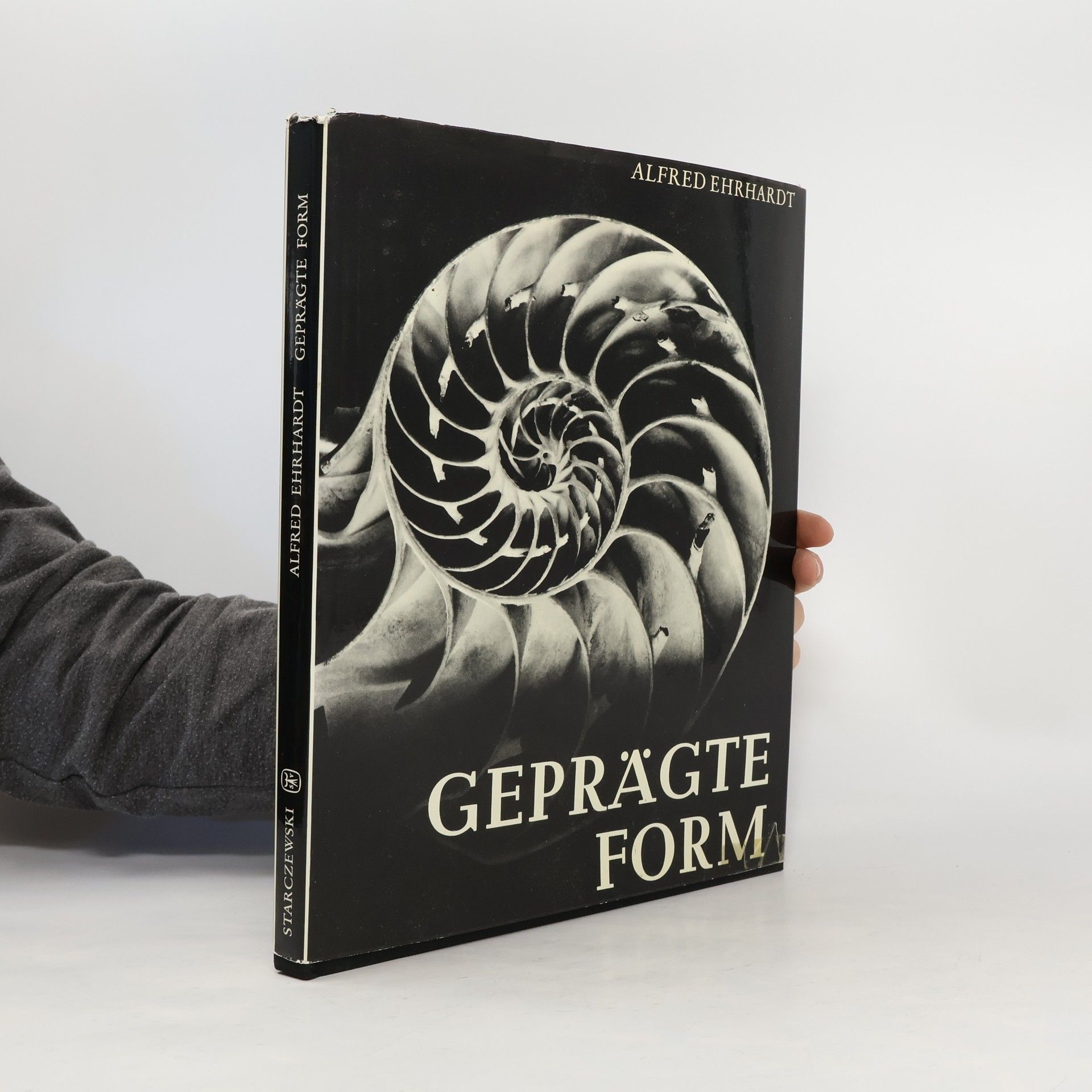 Alfred Ehrhardt Geprägte Form. Über die Architektur der Schneckengehäuse aus allen Meeren der Welt