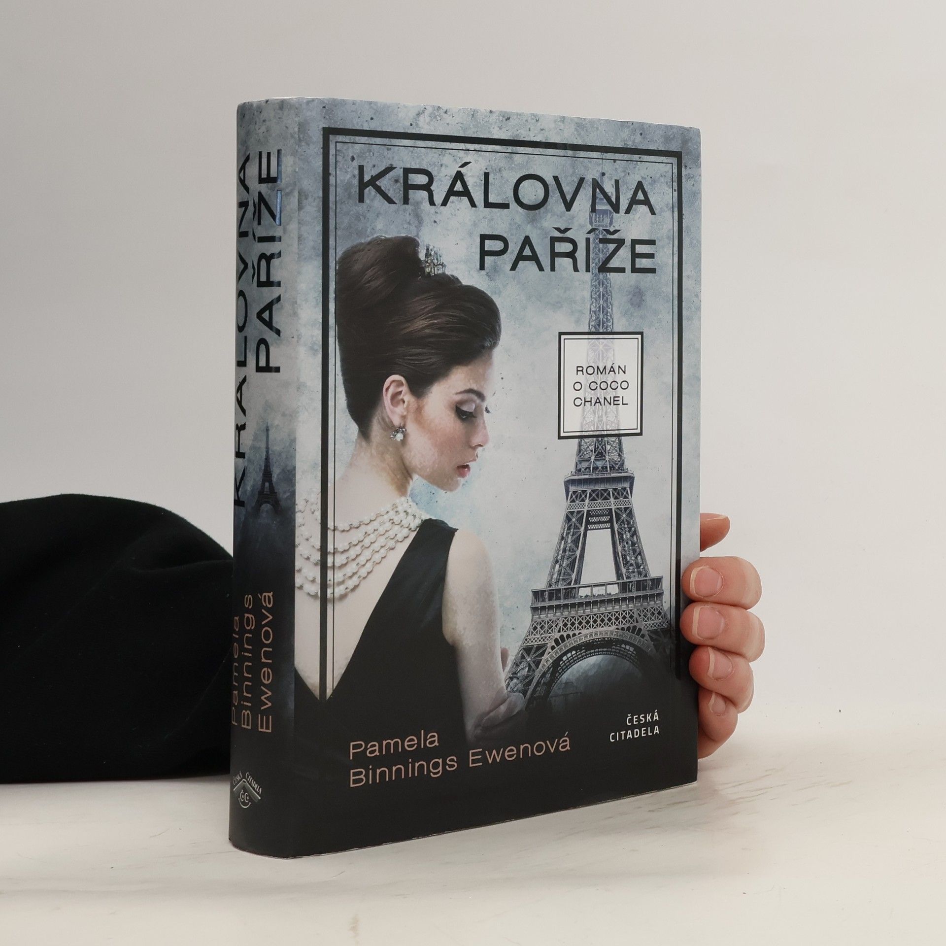 Pamela Binnings Ewen Královna Paříže