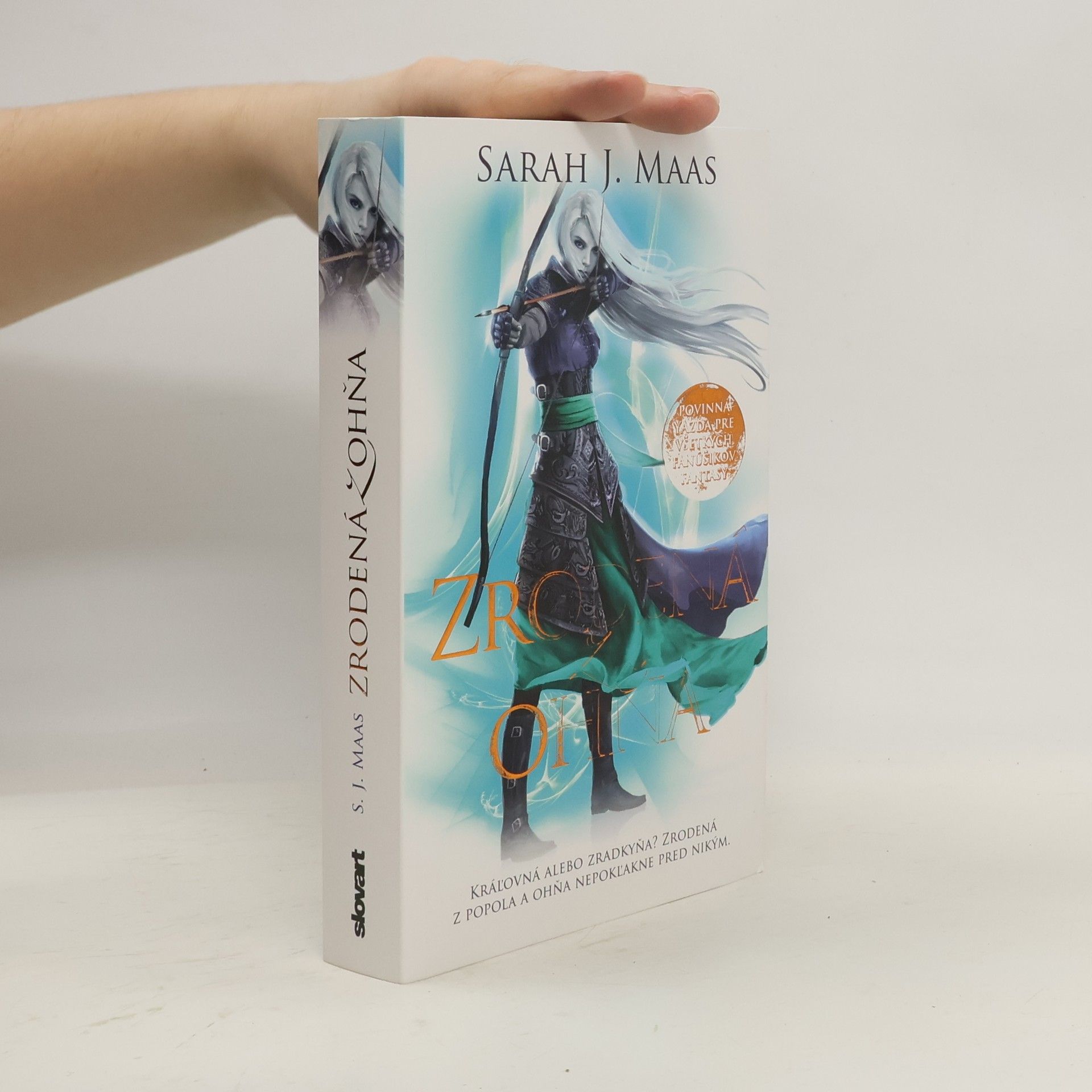 Sarah J. Maas Zrodená z ohňa