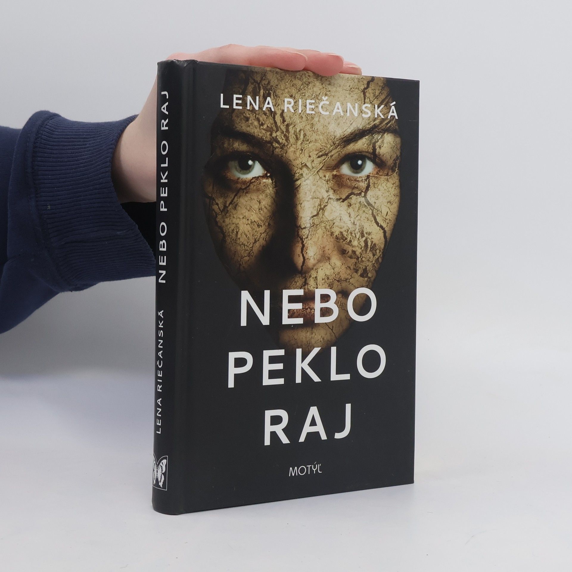 Lena Riečanská Nebo peklo raj