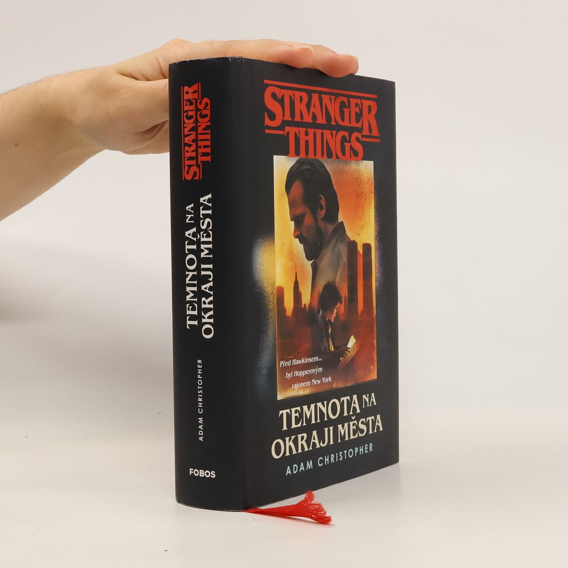 Adam Christopher Stranger Things. Temnota na okraji města