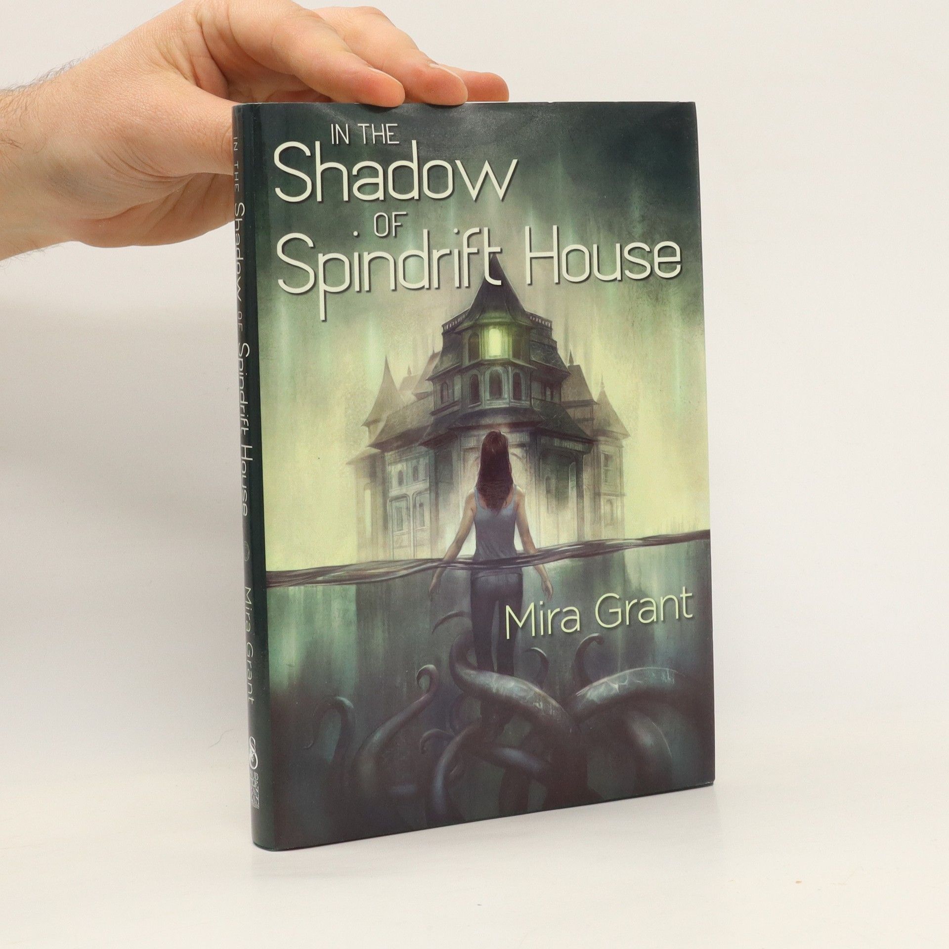 Seanan McGuire In the Shadow of Spindrift House