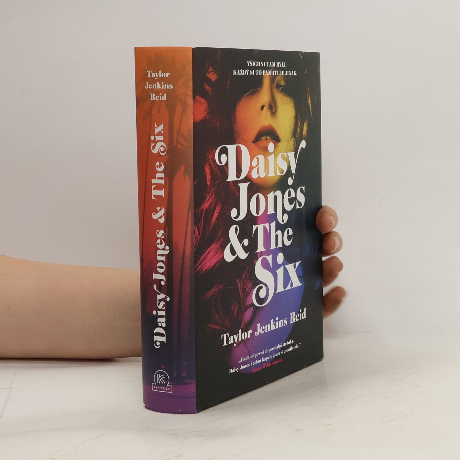 Taylor Jenkins Reid Daisy Jones & The Six