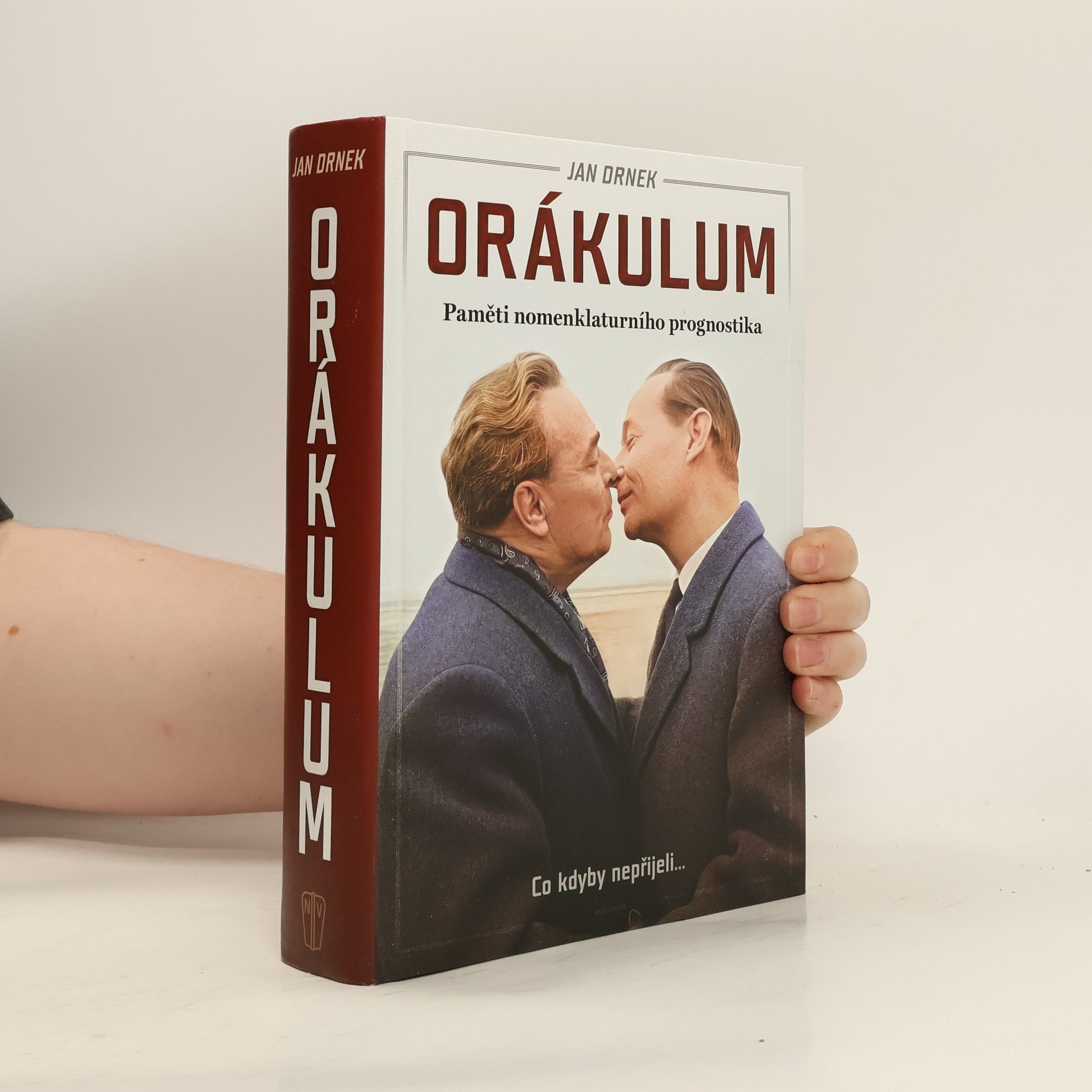 Jan Drnek Orákulum. Paměti nomenklaturního prognostika