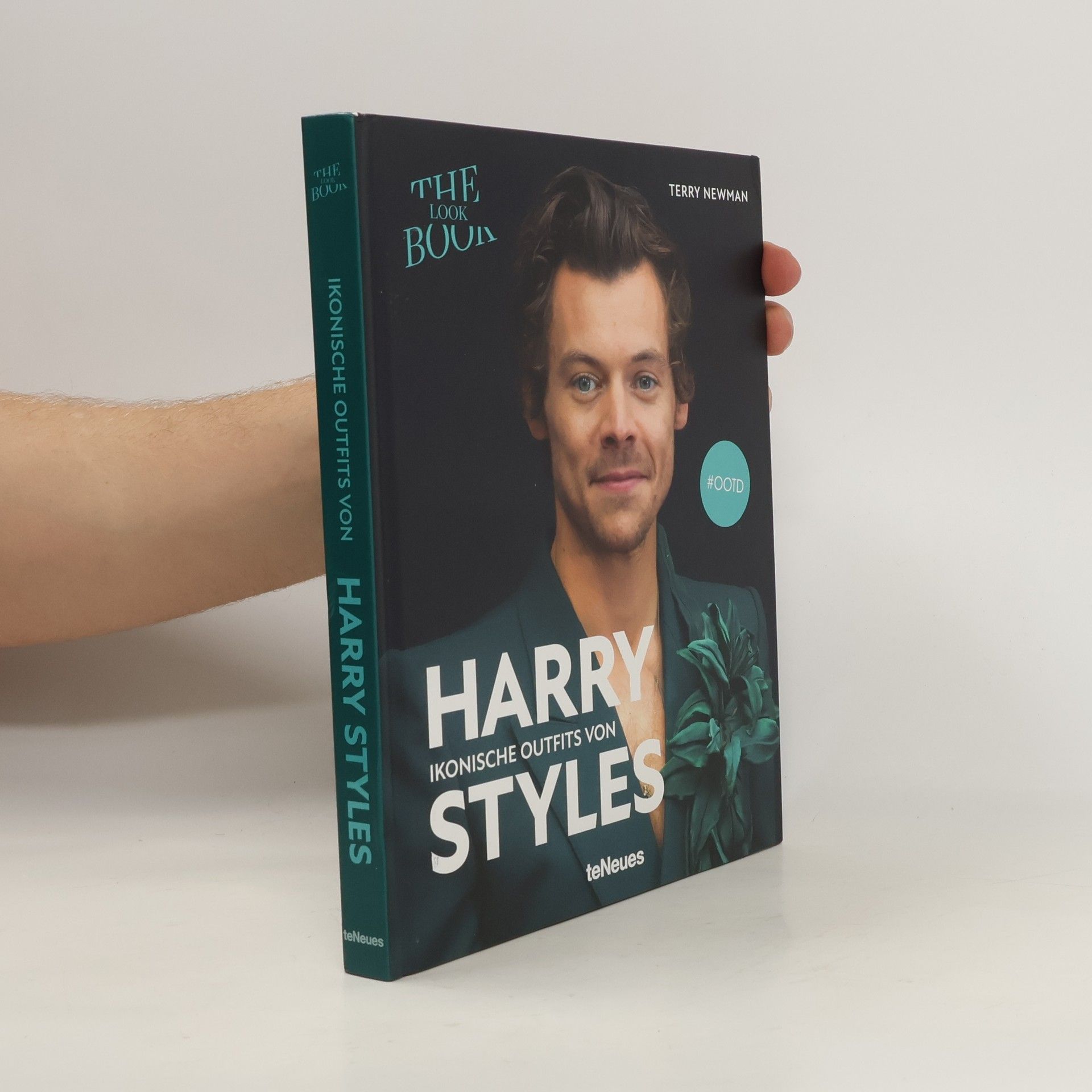 Terry Newman Ikonische Outfits von Harry Styles