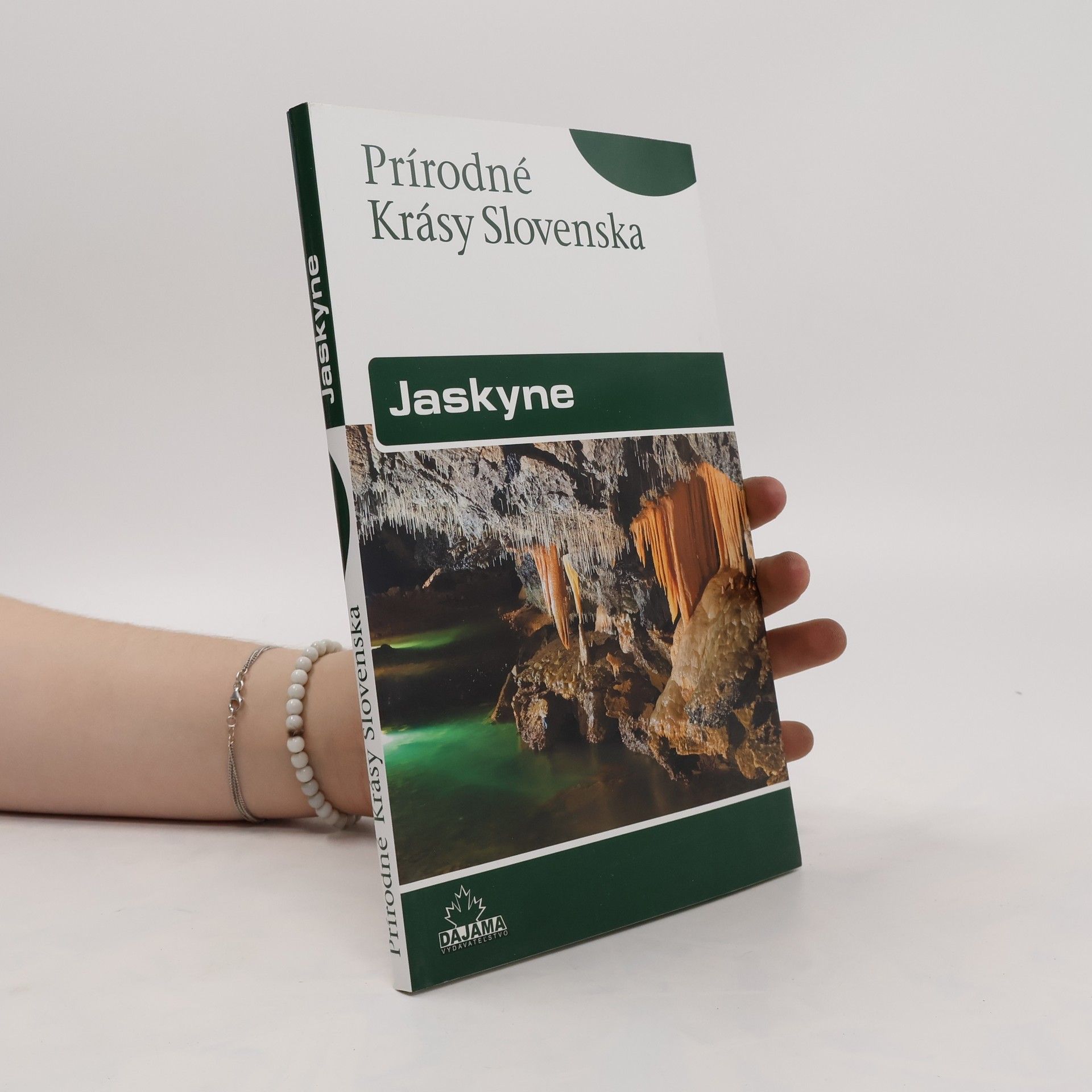 Pavel Bella Prírodné krásy Slovenska : Jaskyne