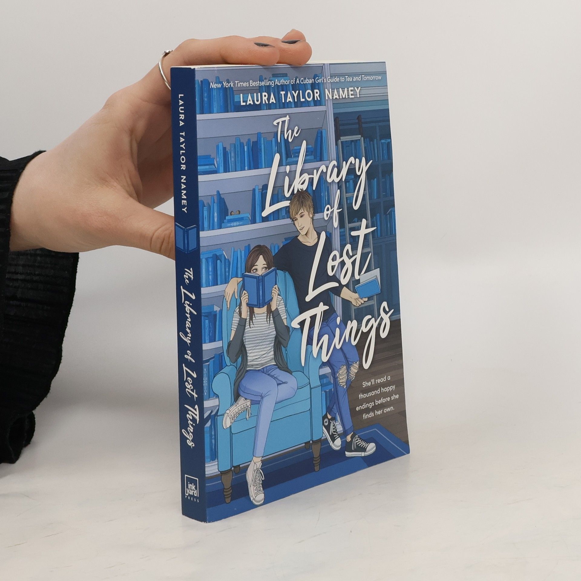 Laura Taylor Namey The library of lost things