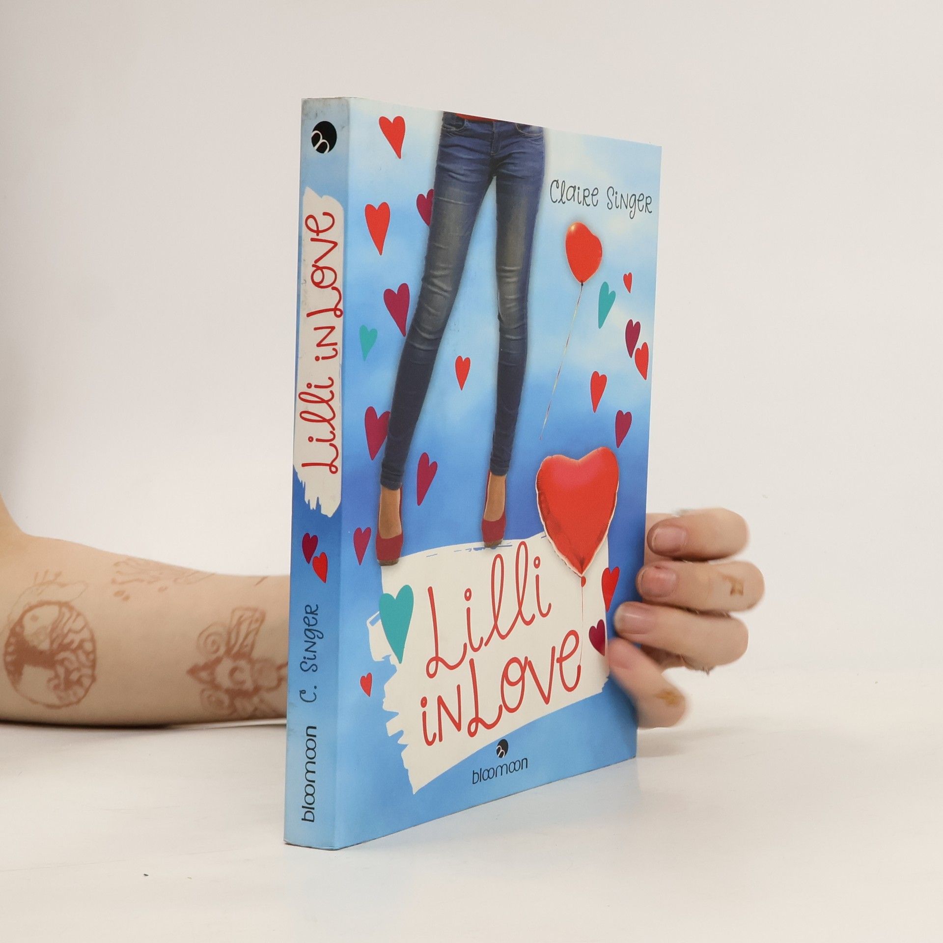 Claire Singer Lilli in love