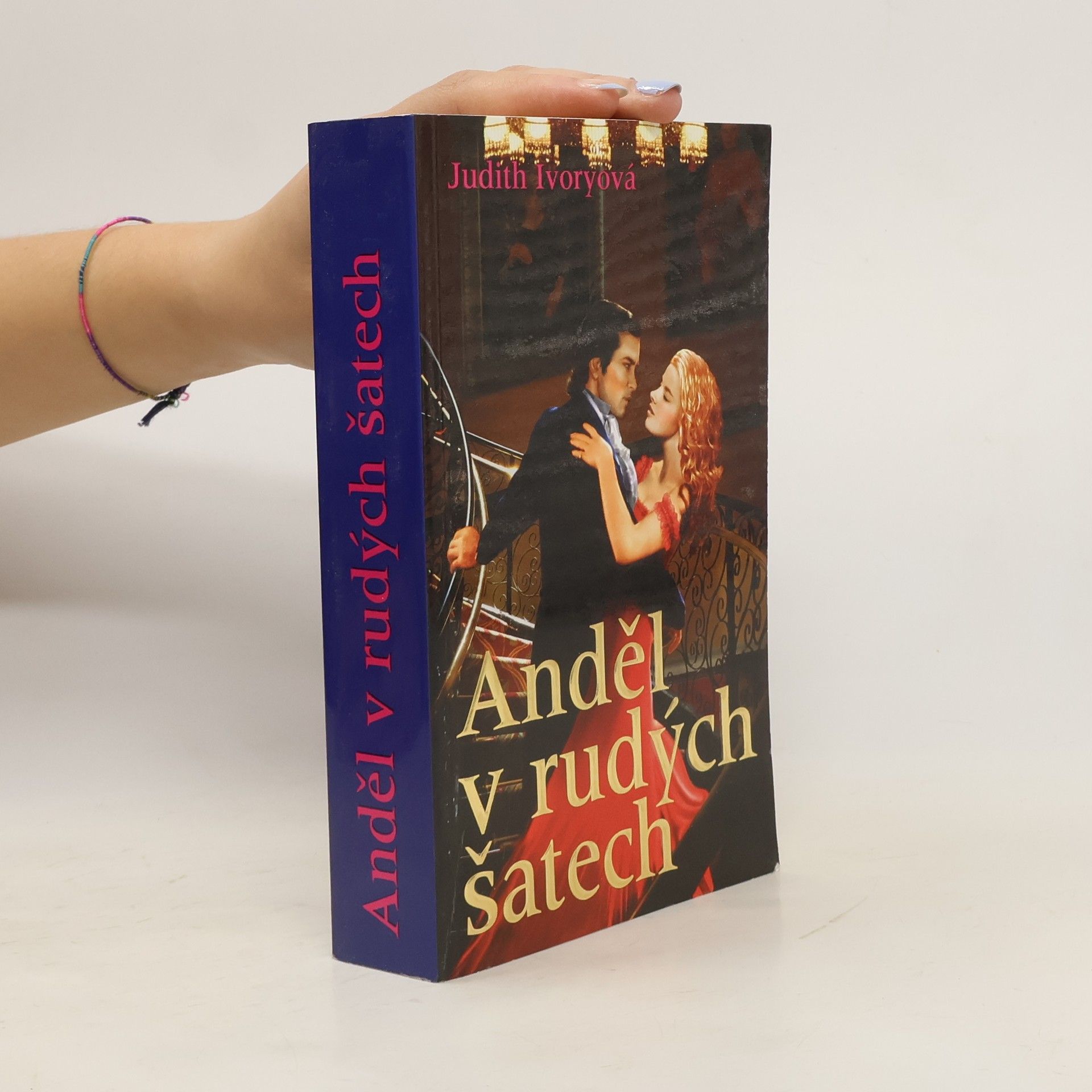 Judith Ivory Anděl v rudých šatech