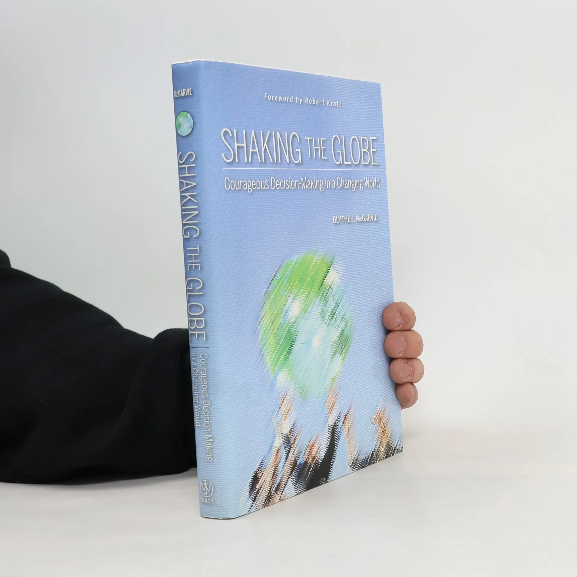 Shaking the Globe | Book | Hardcover | Blythe J. McGarvie | EN
