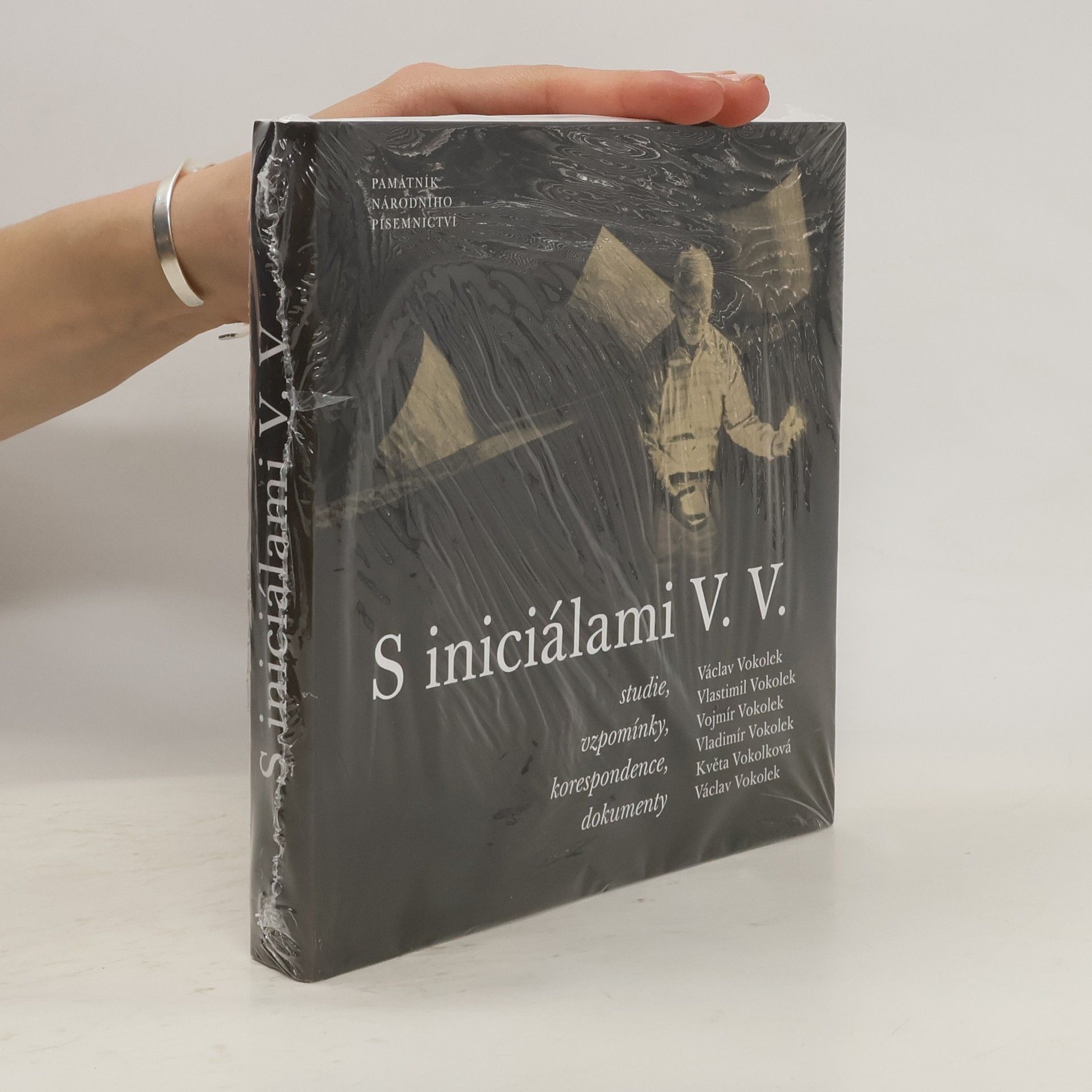 * antologie S iniciálami V. V.  : studie, vzpomínky, korespondence, dokumenty