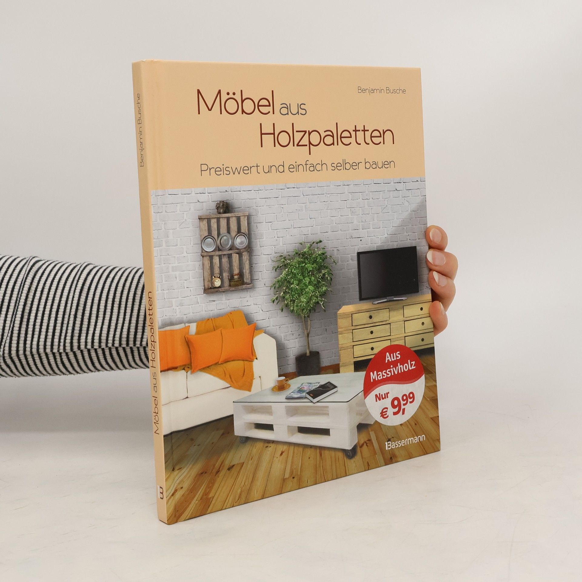 Benjamin Busche Möbel aus Holzpaletten