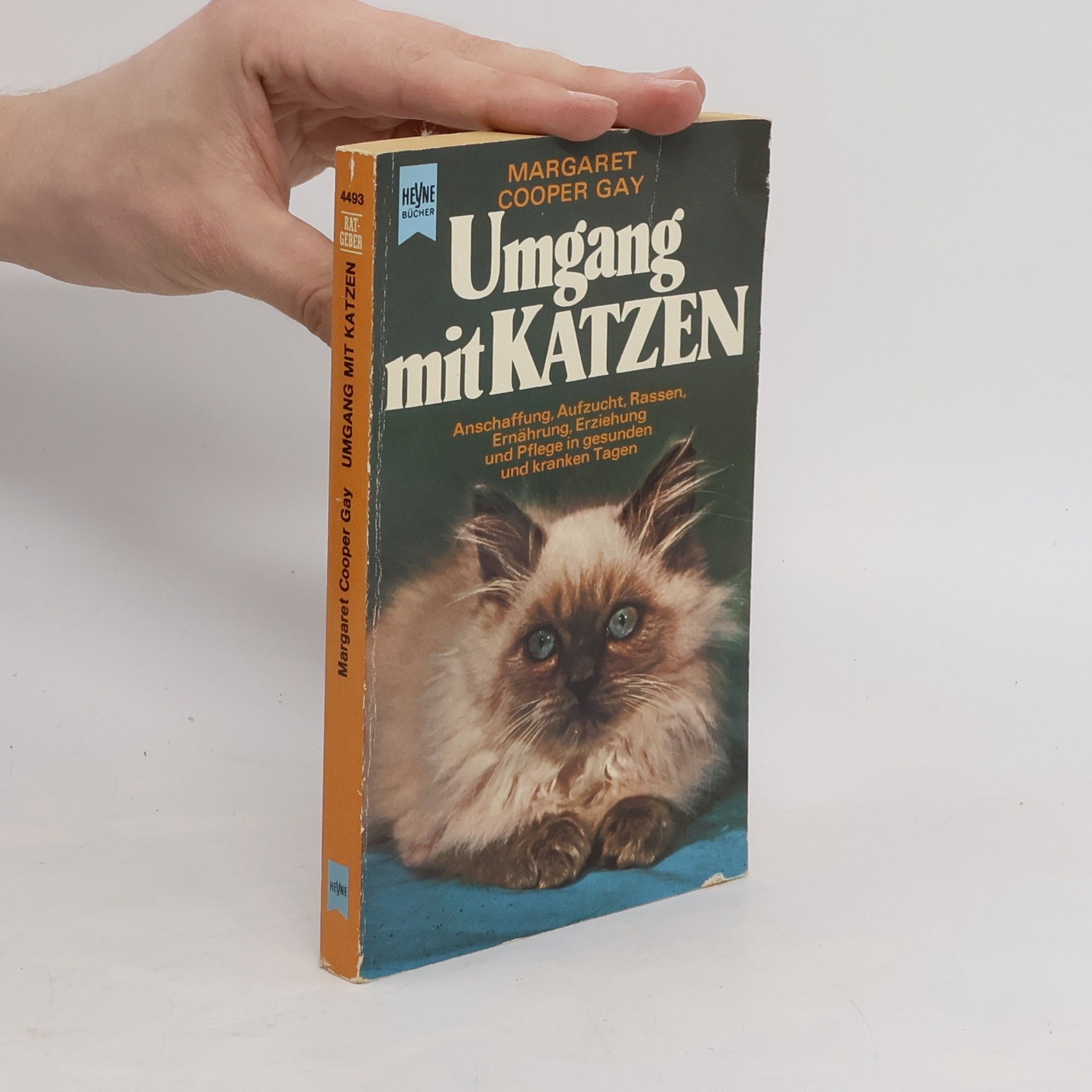 Margaret Cooper Gay Umgang mit Katzen