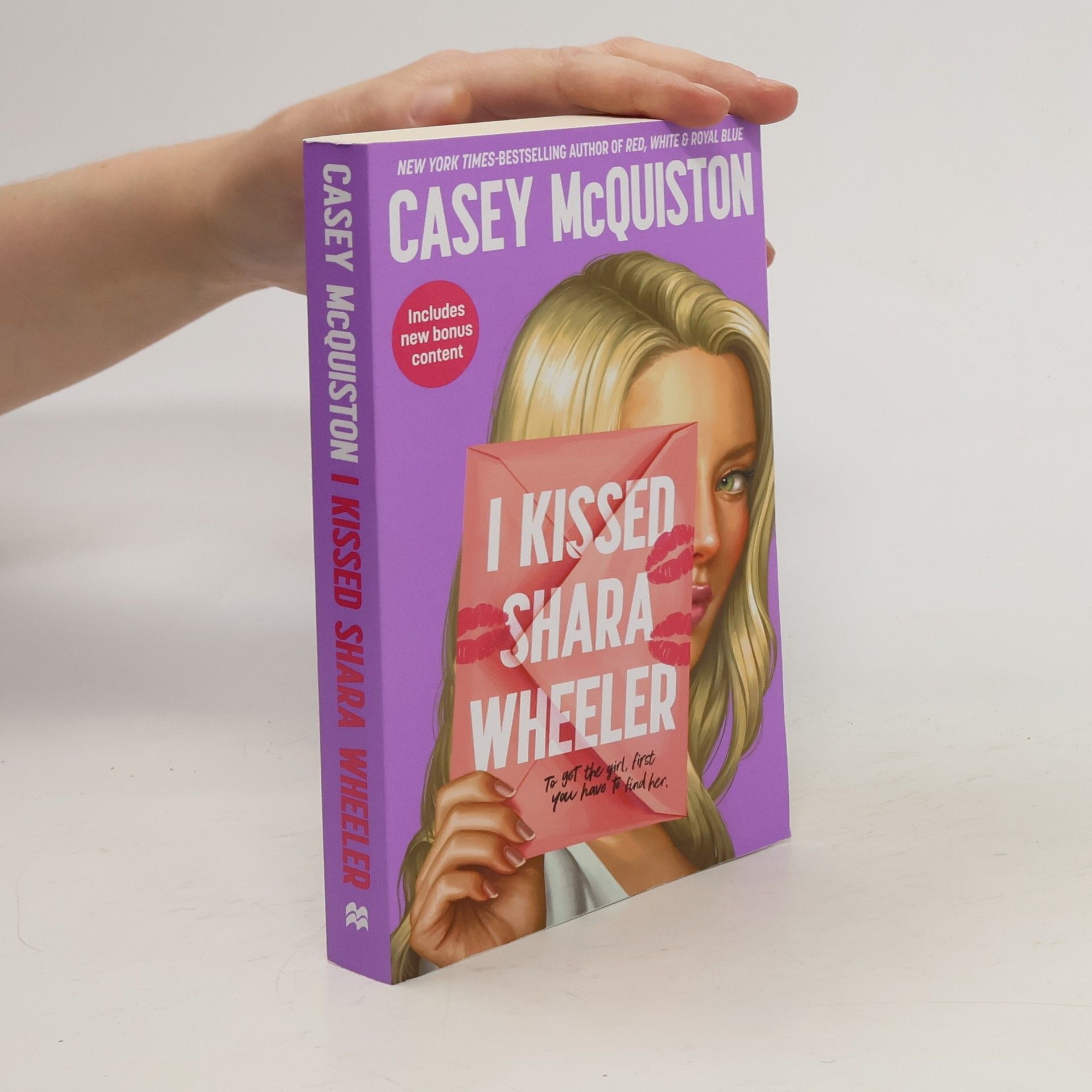 Casey McQuiston I kissed Shara Wheeler