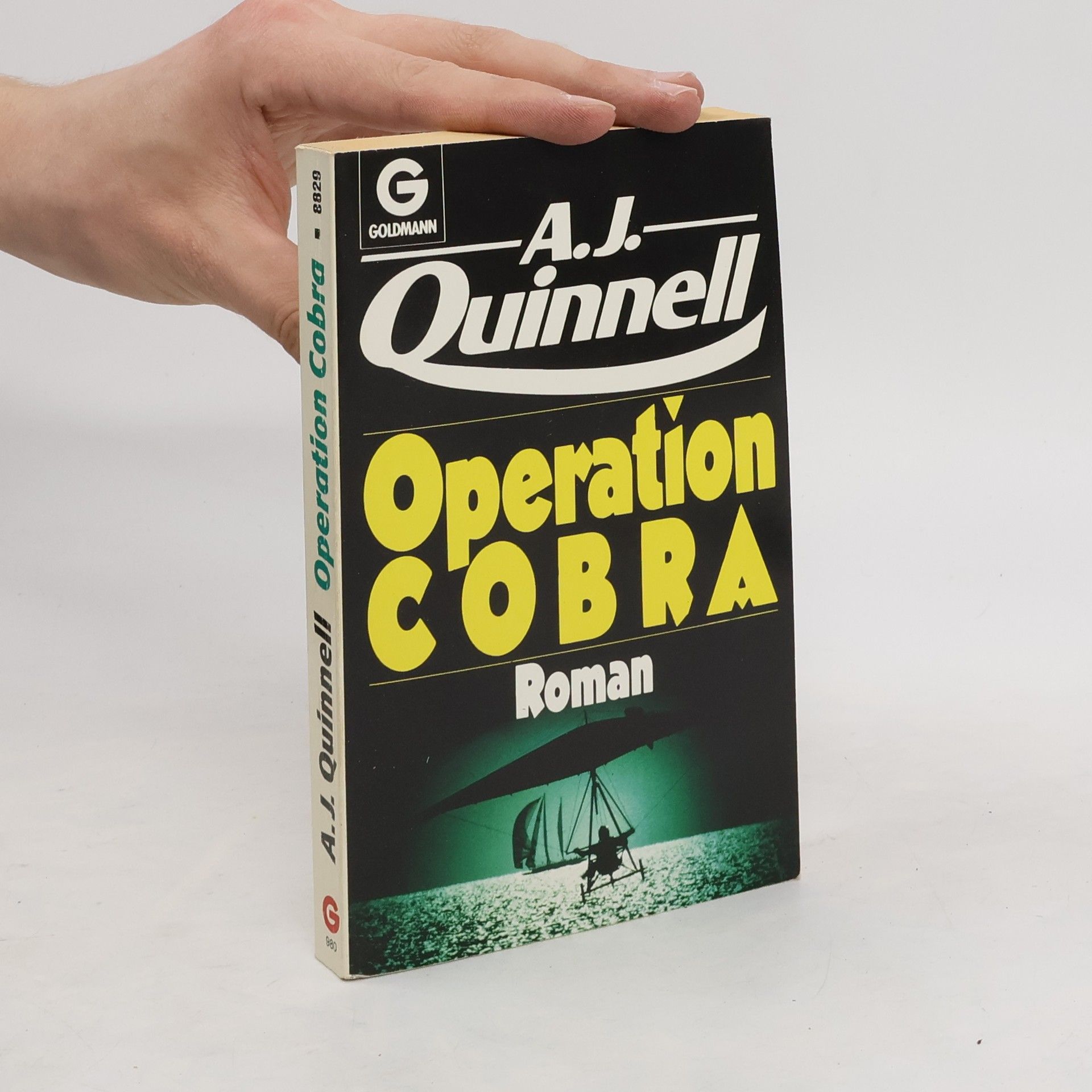 A. J. Quinnell Operation Cobra. Roman.