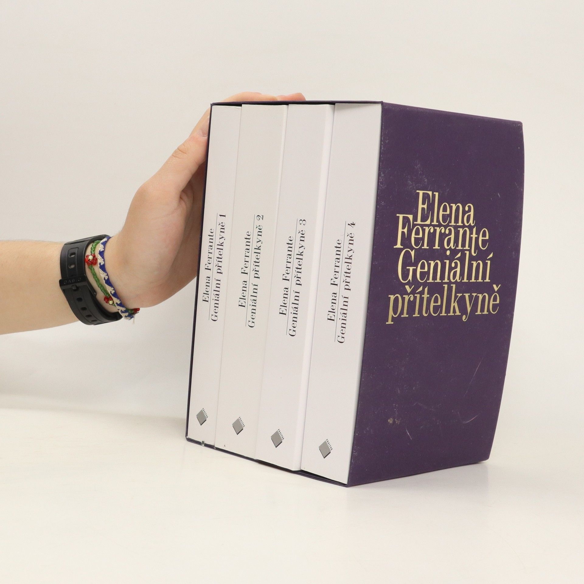 Elena Ferrante Geniální přítelkyně 1-4