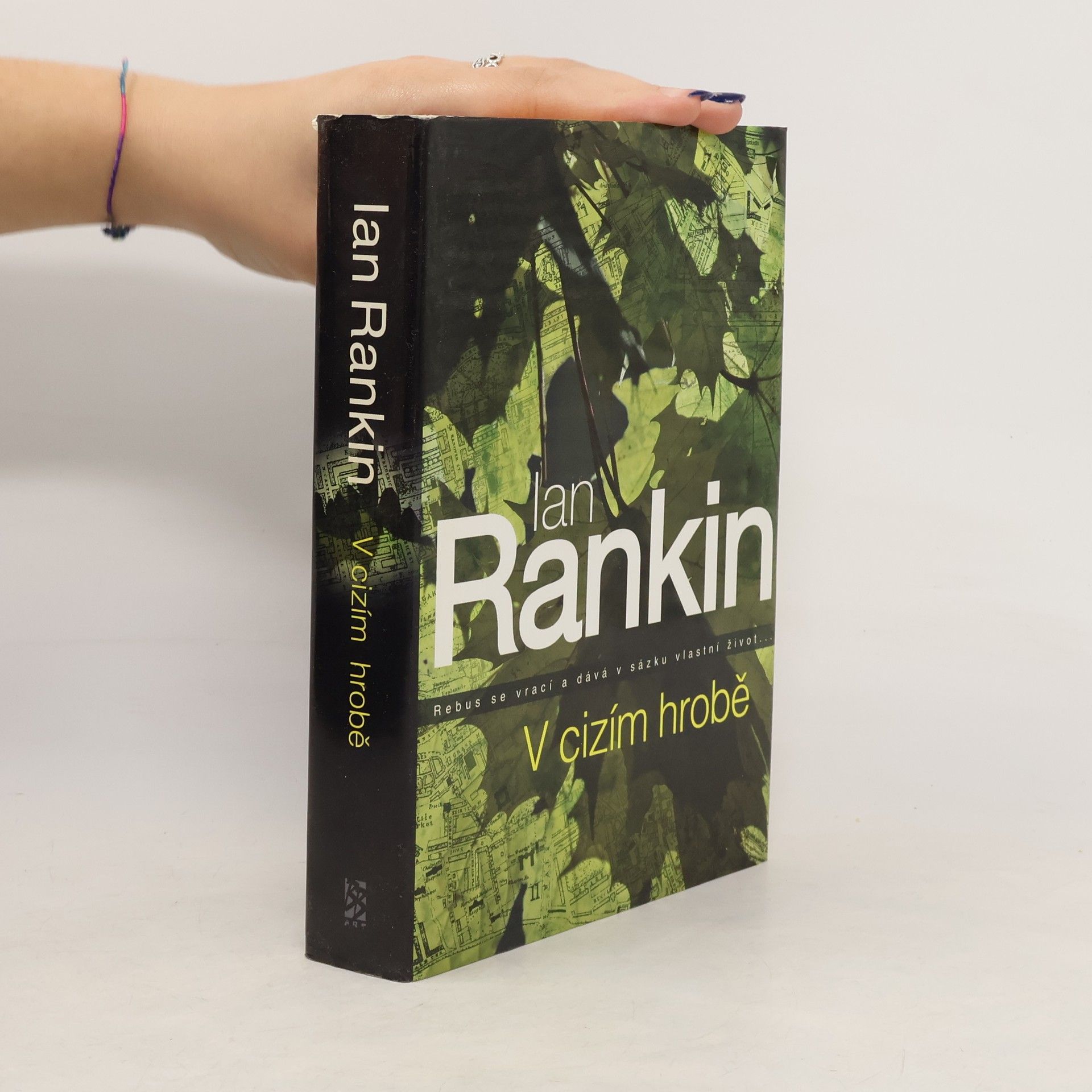 Ian Rankin V cizím hrobě