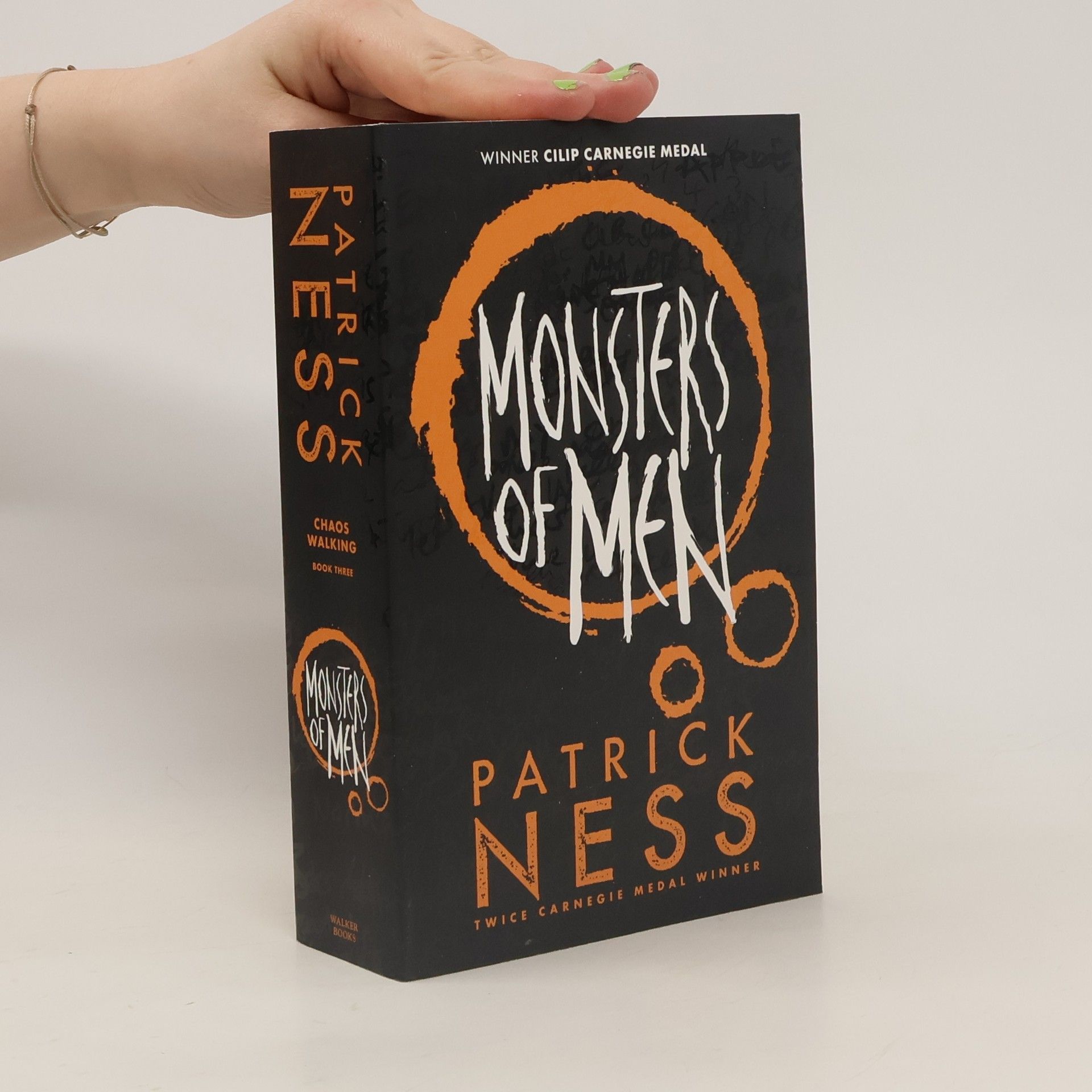 Patrick Ness Monsters of Men: Chaos walking. Book three