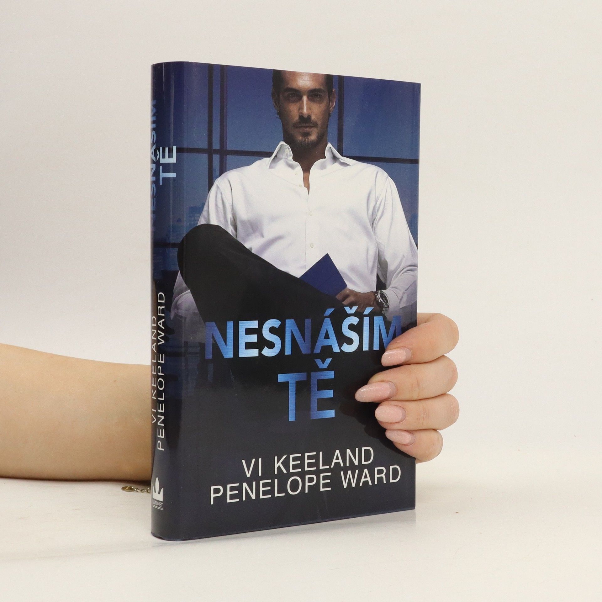 Vi Keeland Nesnáším tě