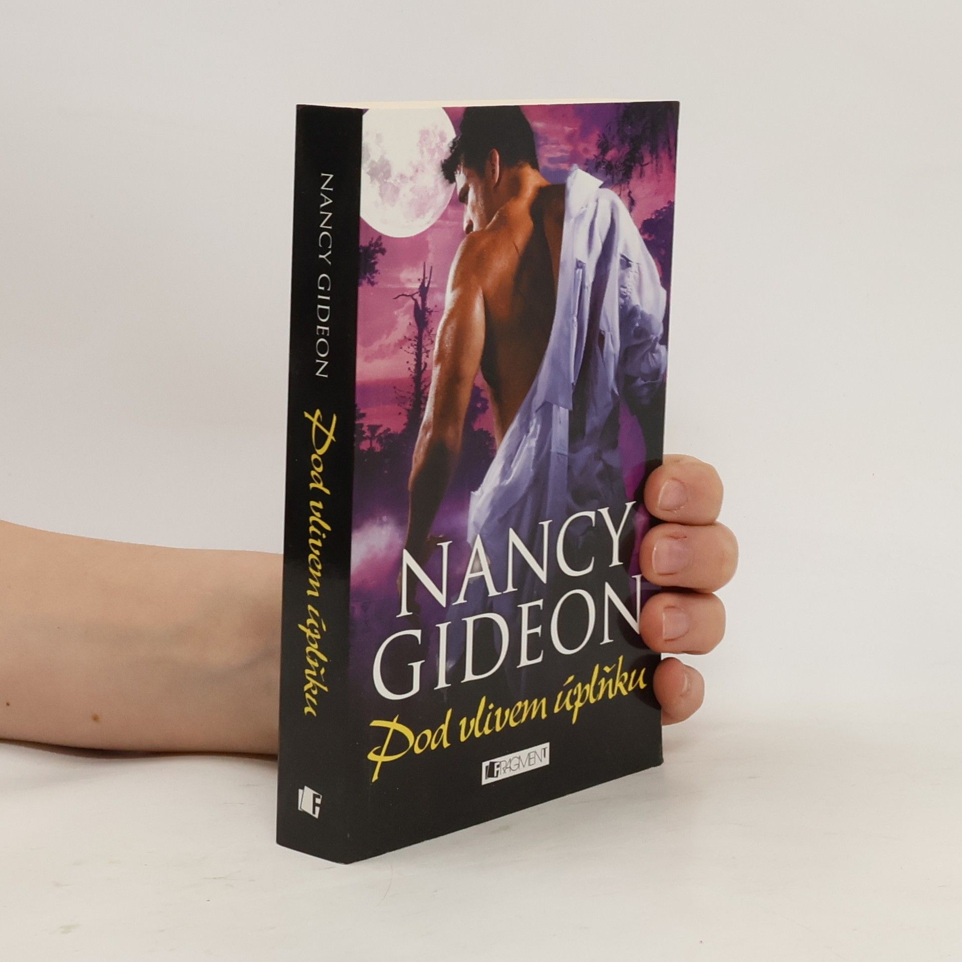 Nancy Gideon Pod vlivem úplňku