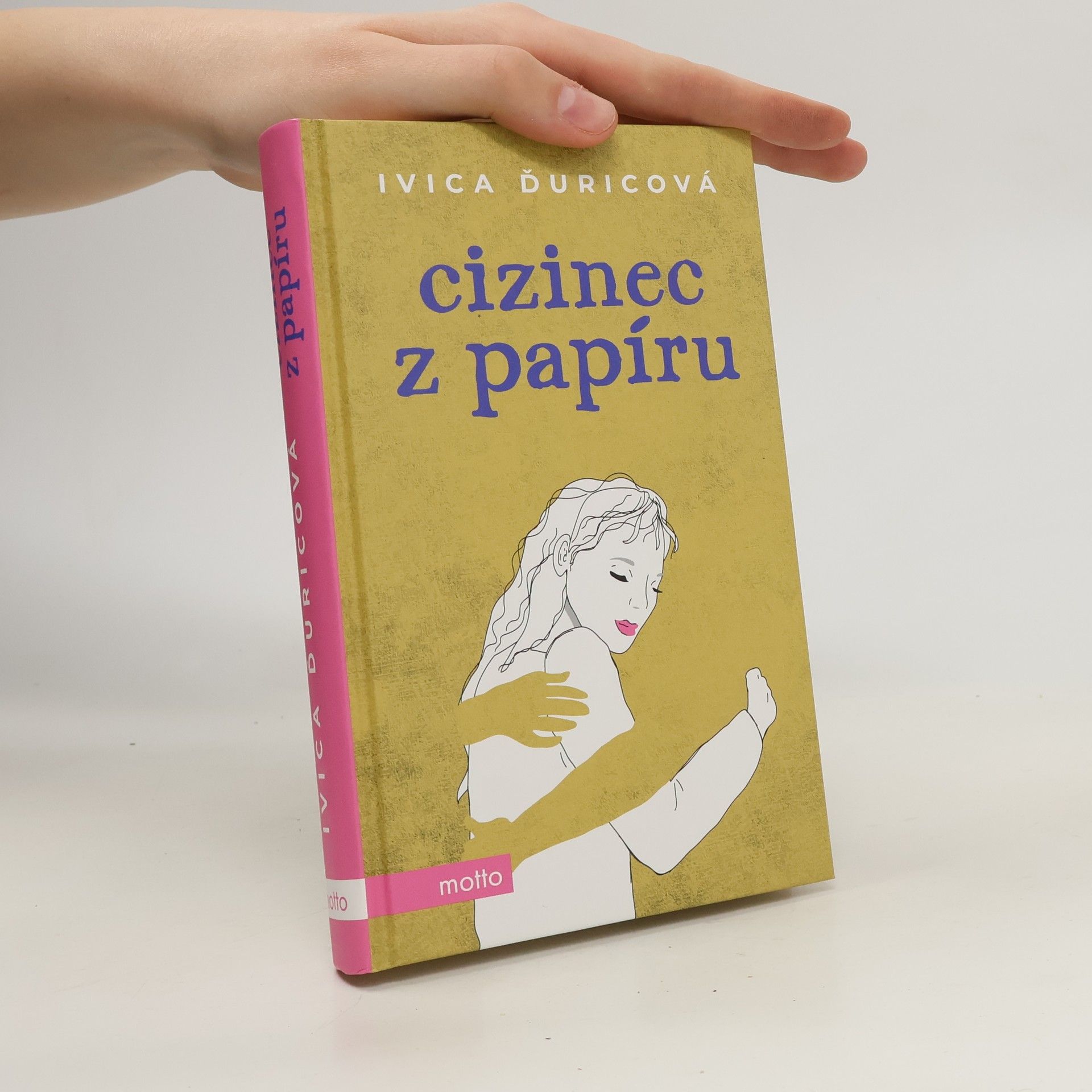 Ivica Ďuricová Cizinec z papíru