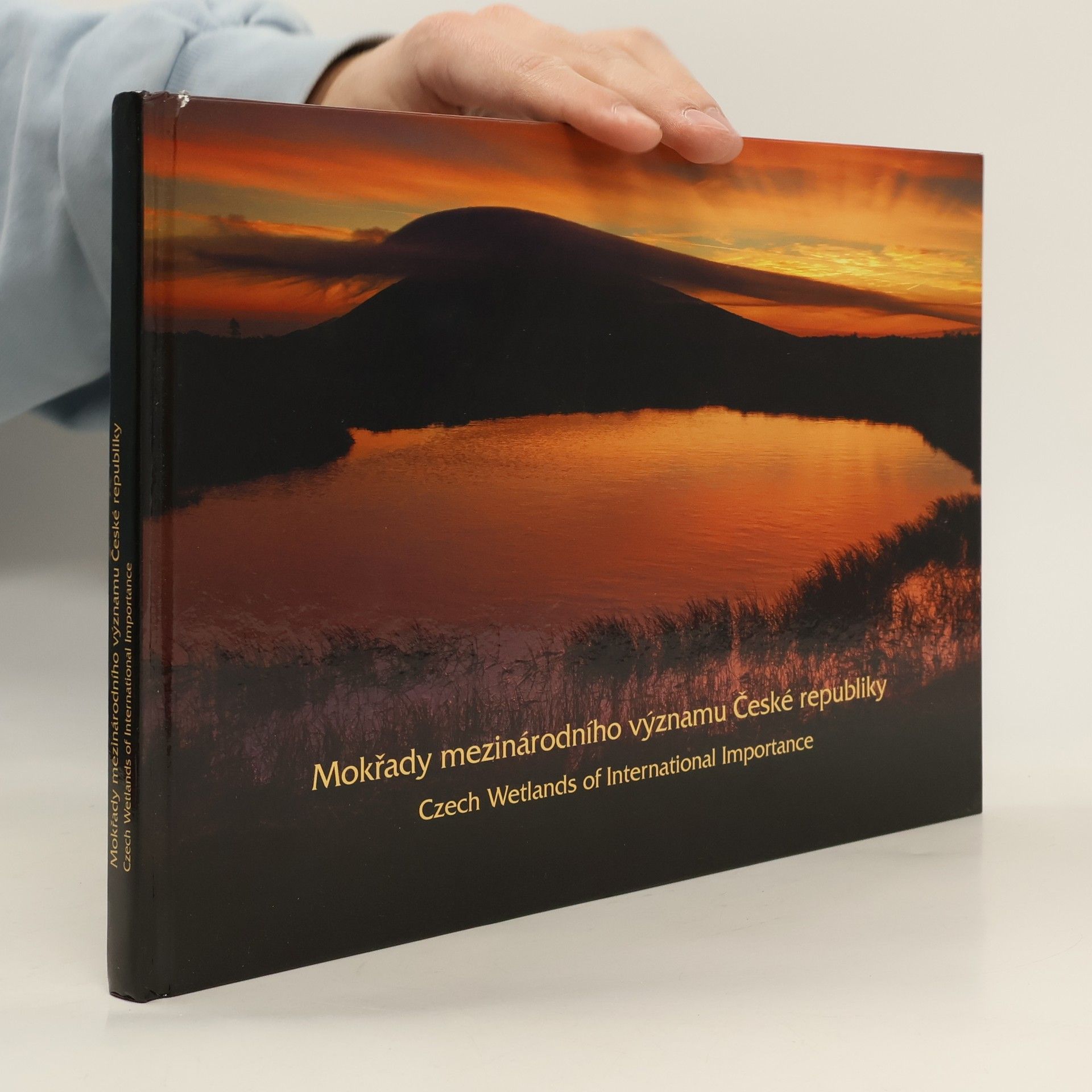 Ivana Bufková Mokřady mezinárodního významu České republiky. Czech Wetlands of International Importance