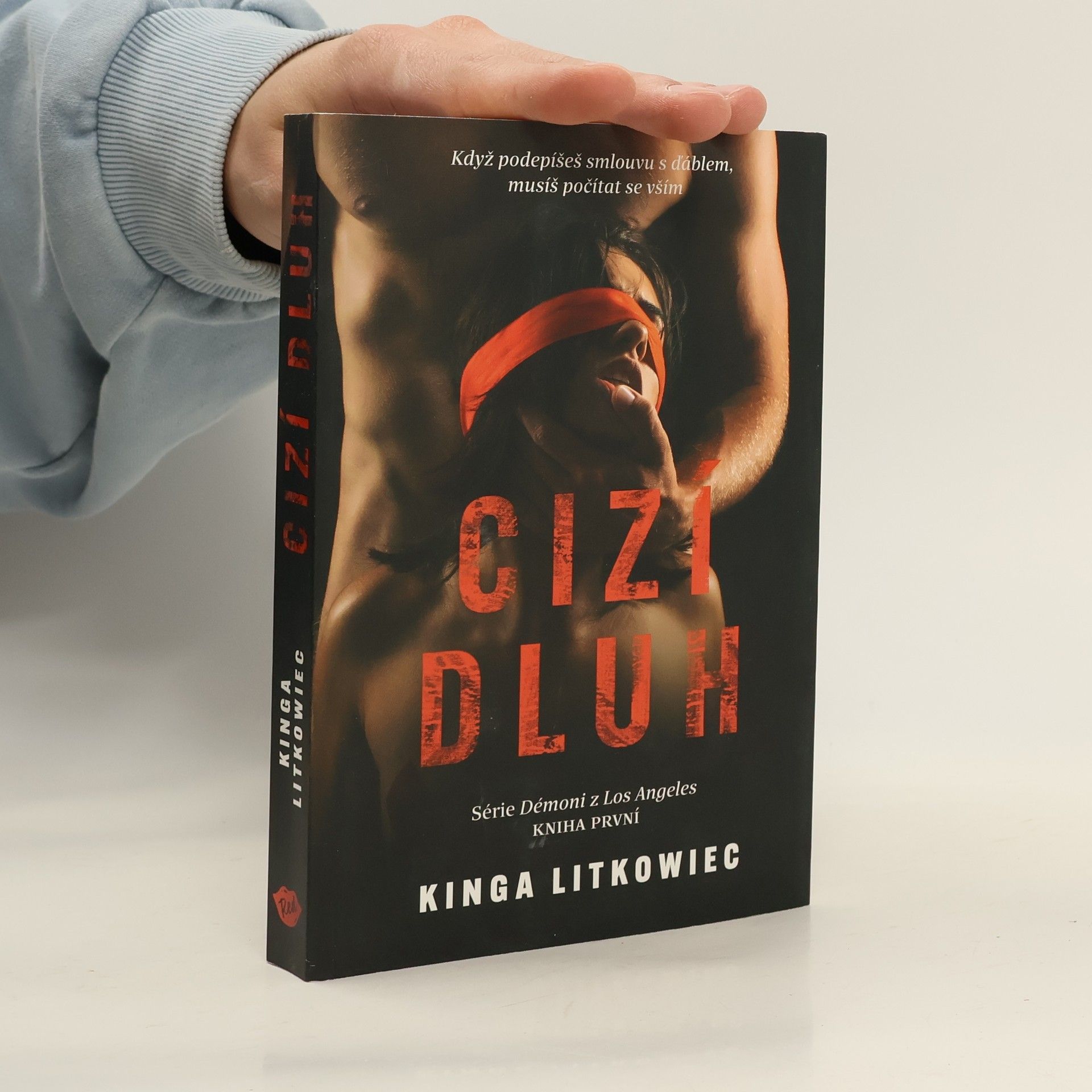 Kinga Litkowiec Cizí dluh