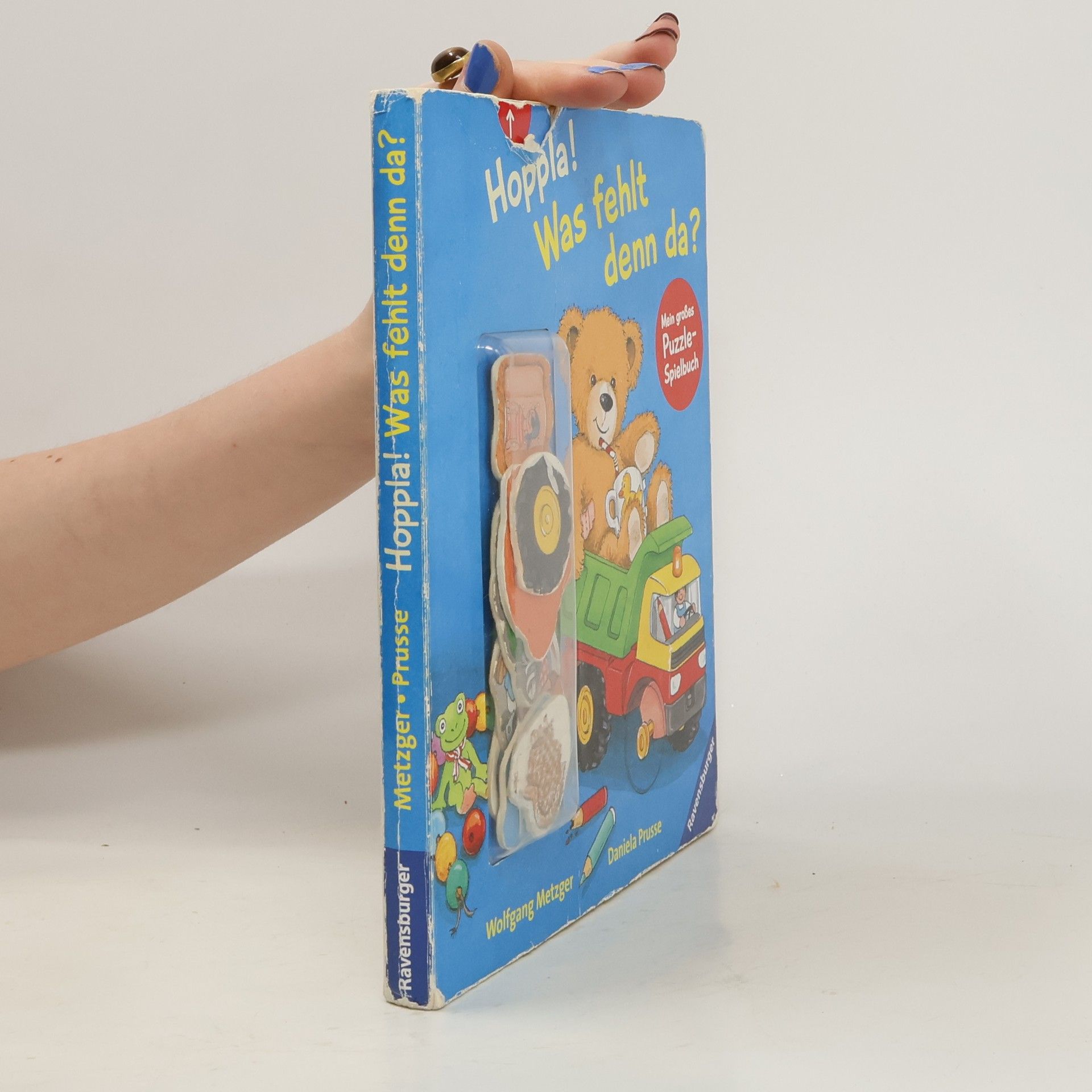 Daniela Prusse Hoppla! Was fehlt denn da?. Mein großes Puzzle-Spielbuch